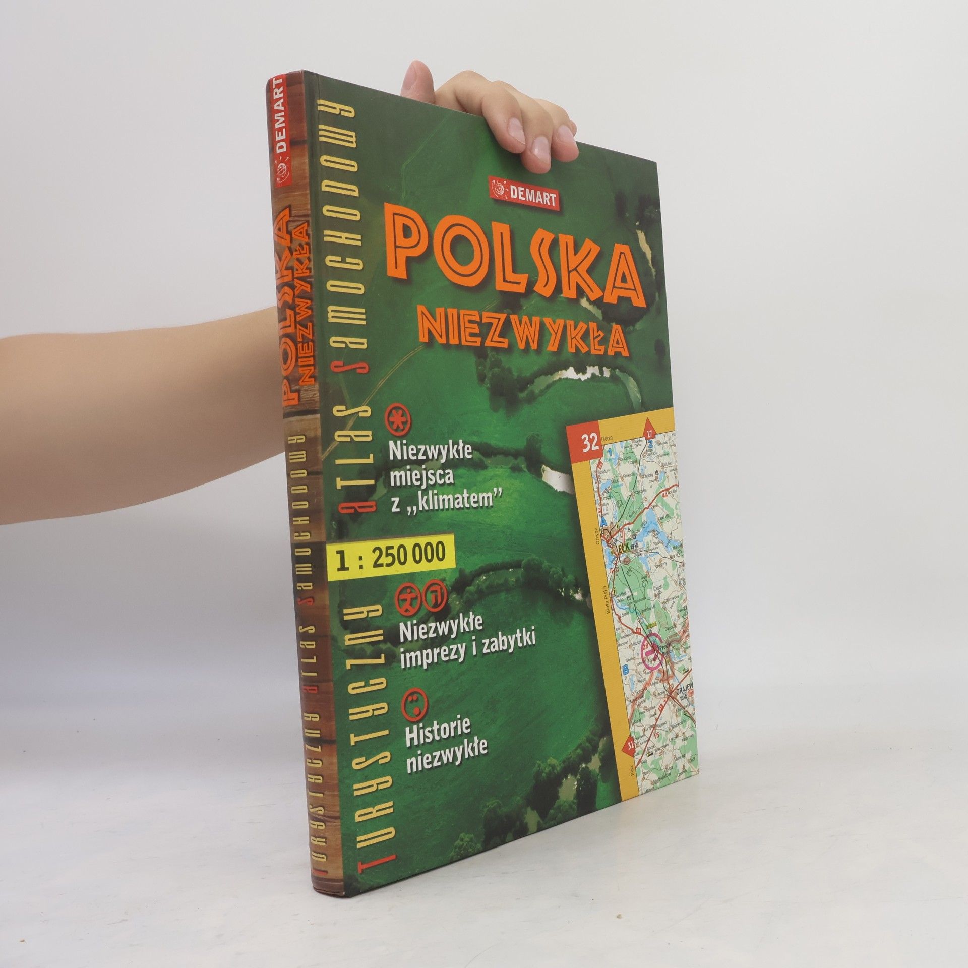 Agnieszka Wędrychowska Polska niezwykła turystyczny atlas samochodowy