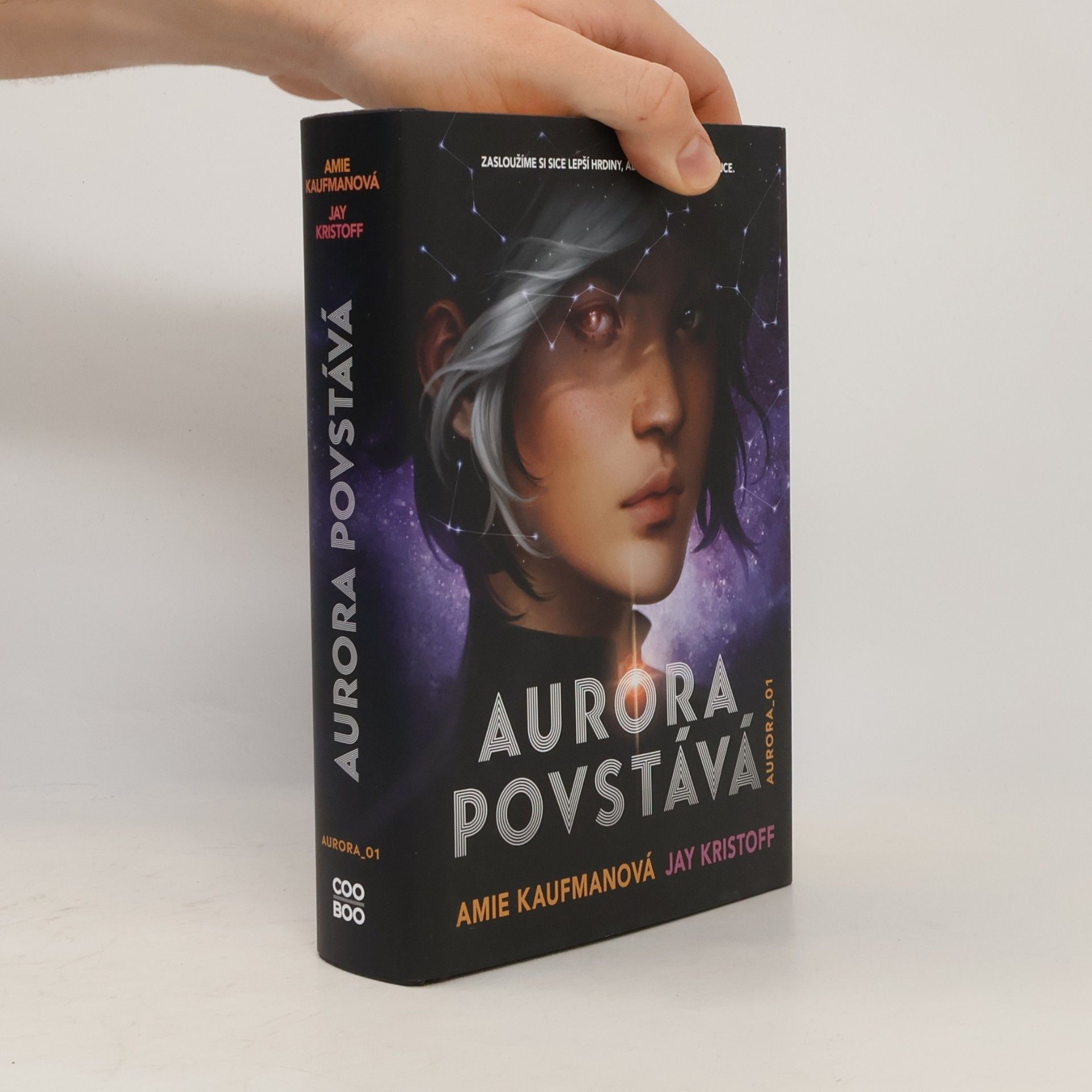 Amie Kaufman Aurora povstává