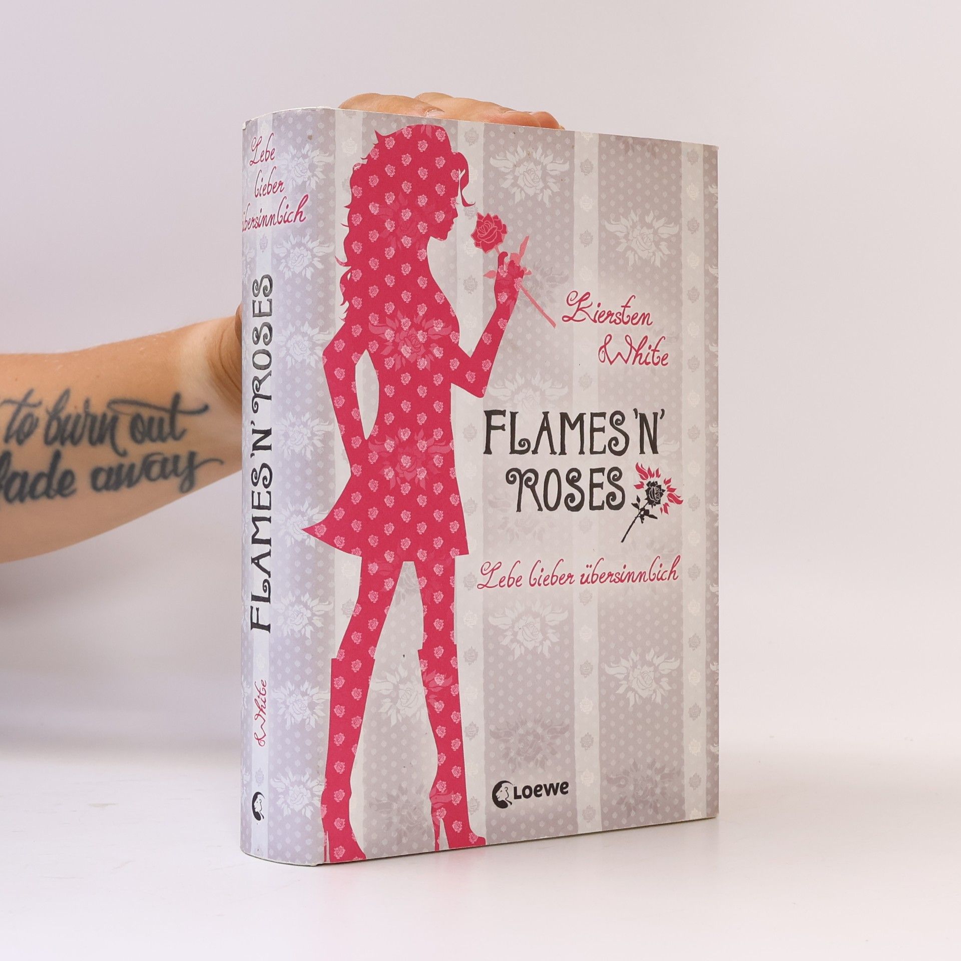 Kiersten White Flames ´n´ roses