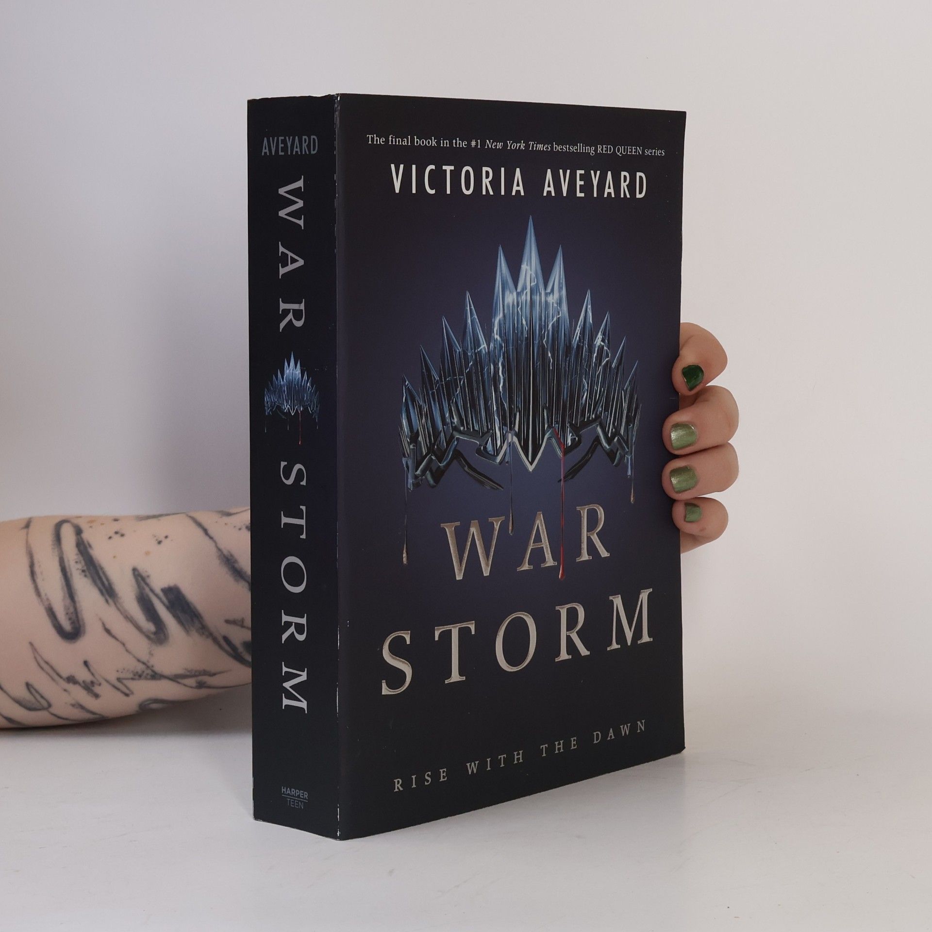 Victoria Aveyard War Storm