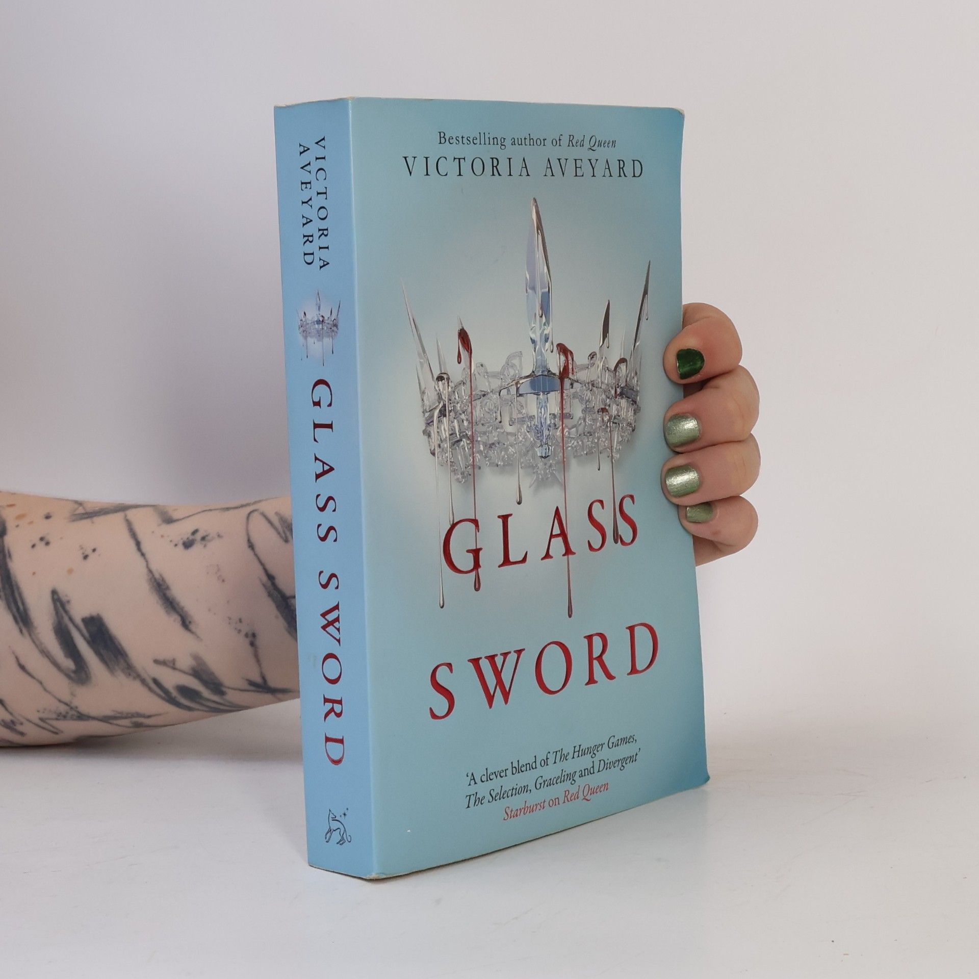 Victoria Aveyard Glass sword