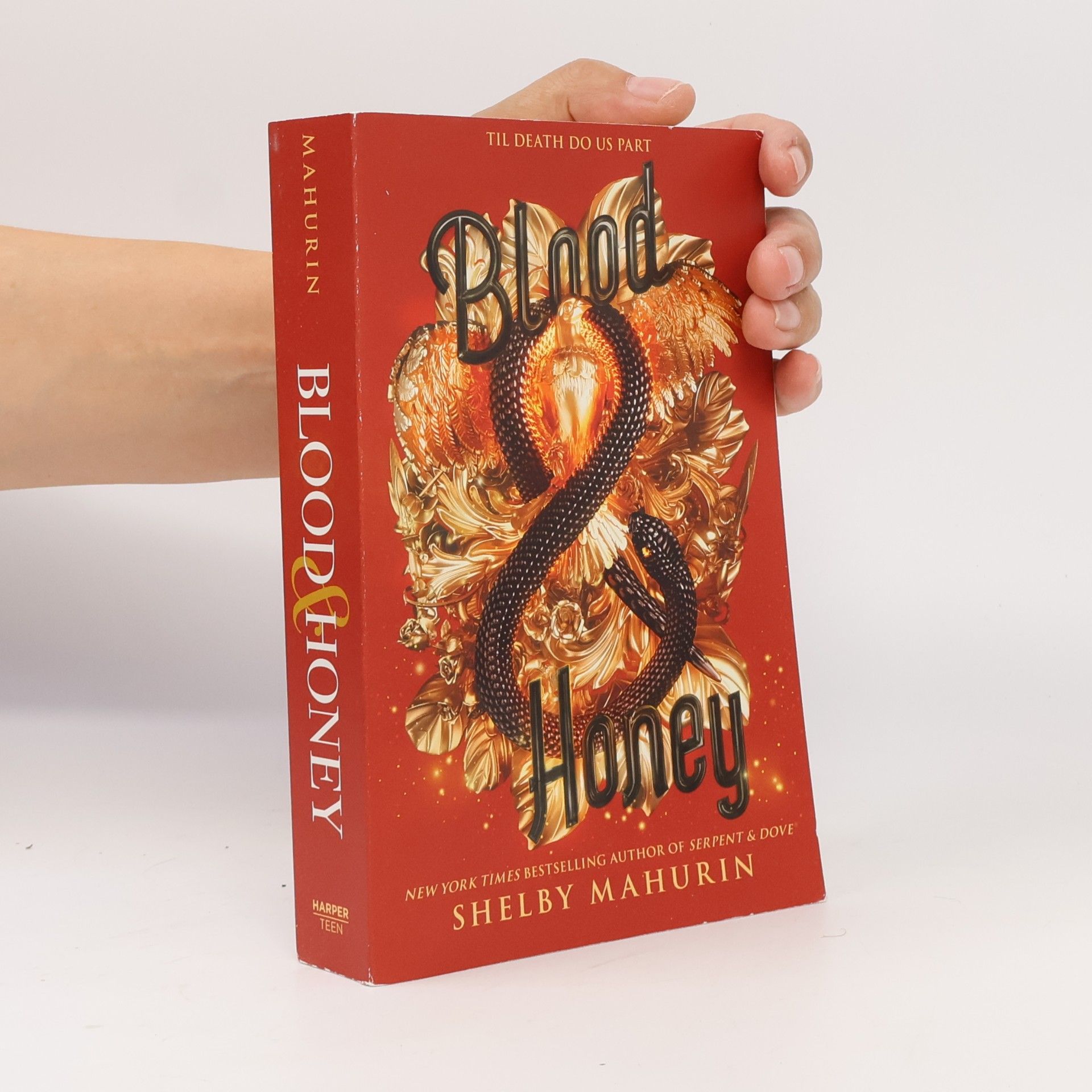 Shelby Mahurin Blood & Honey
