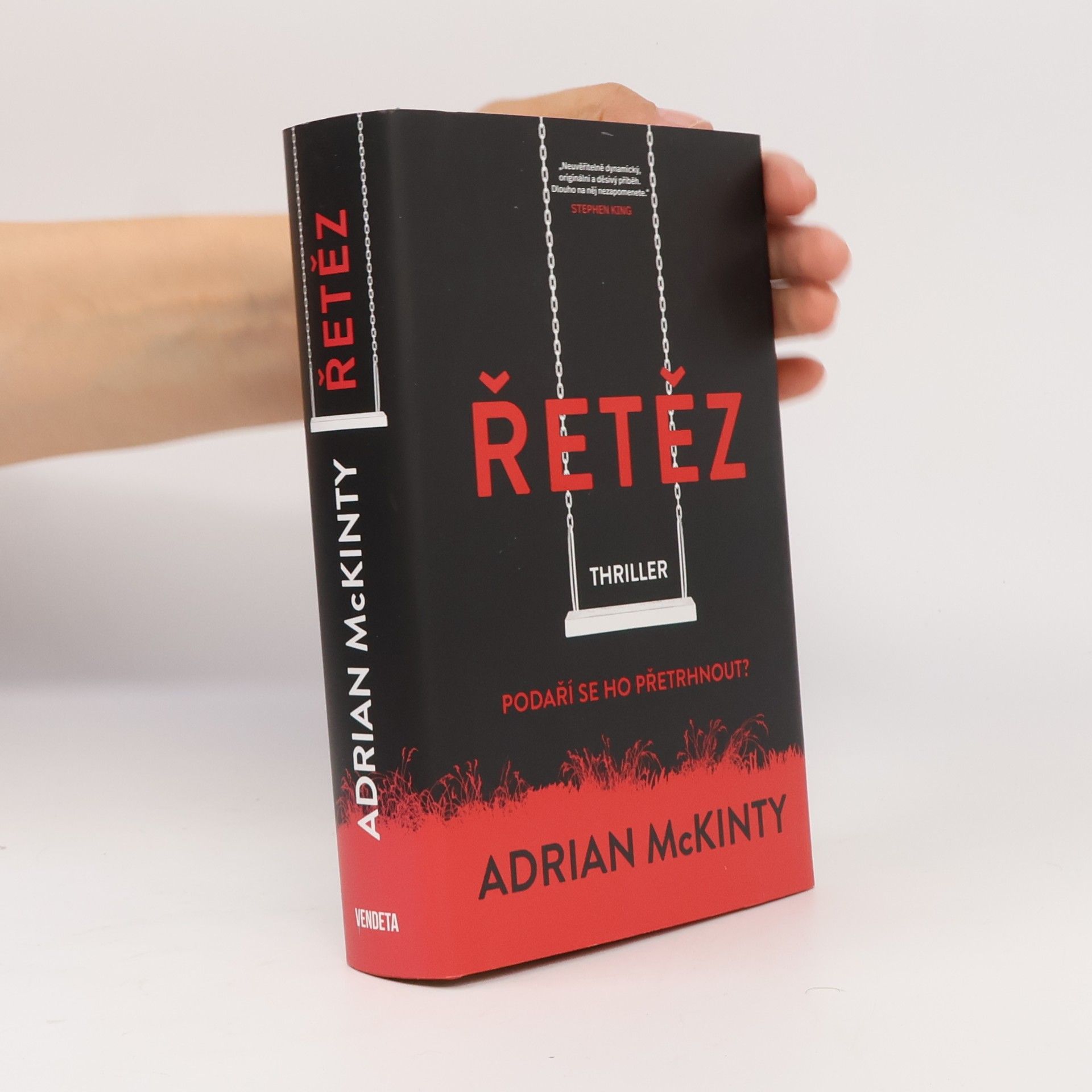 Adrian McKinty Řetěz