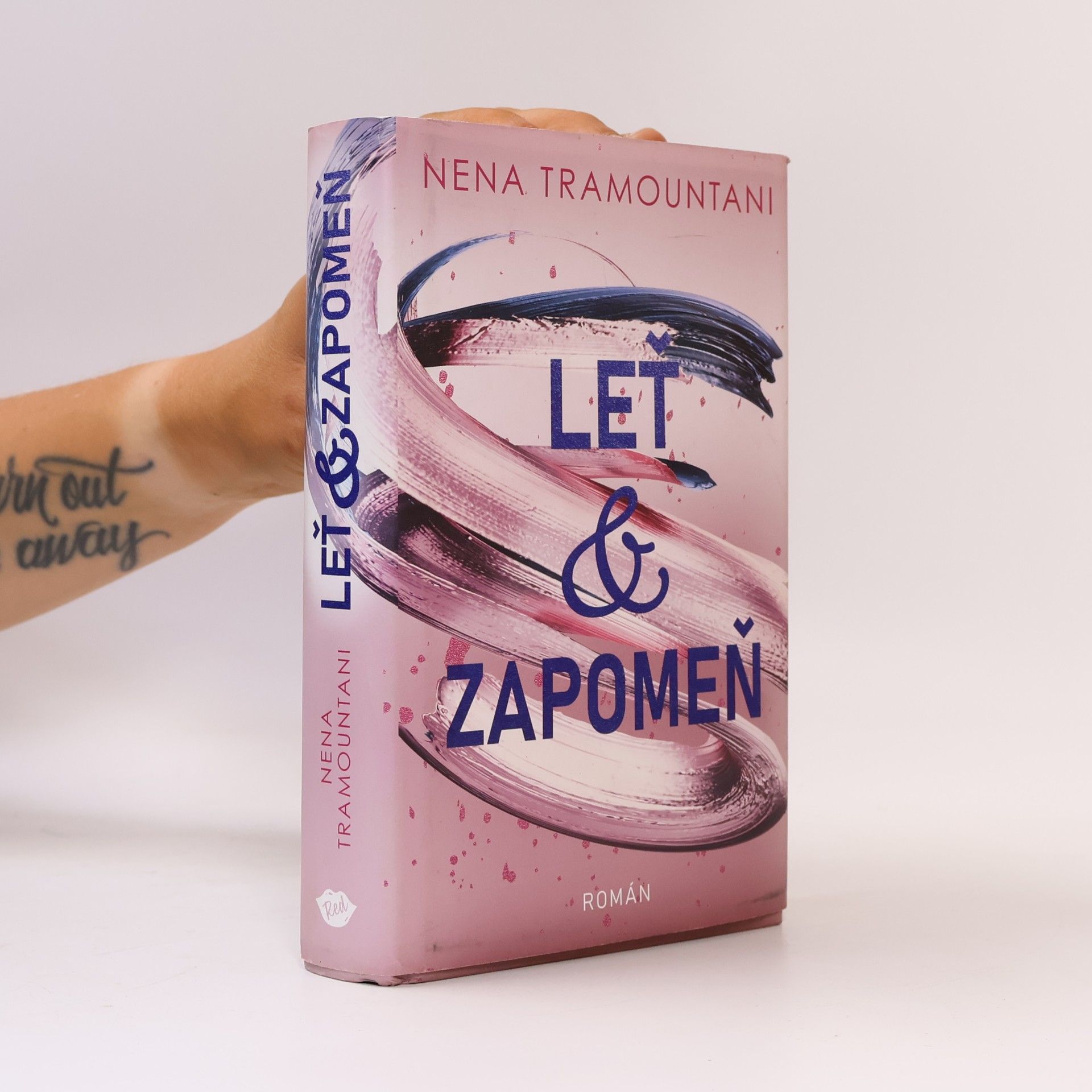 Nena Tramountani Leť & zapomeň
