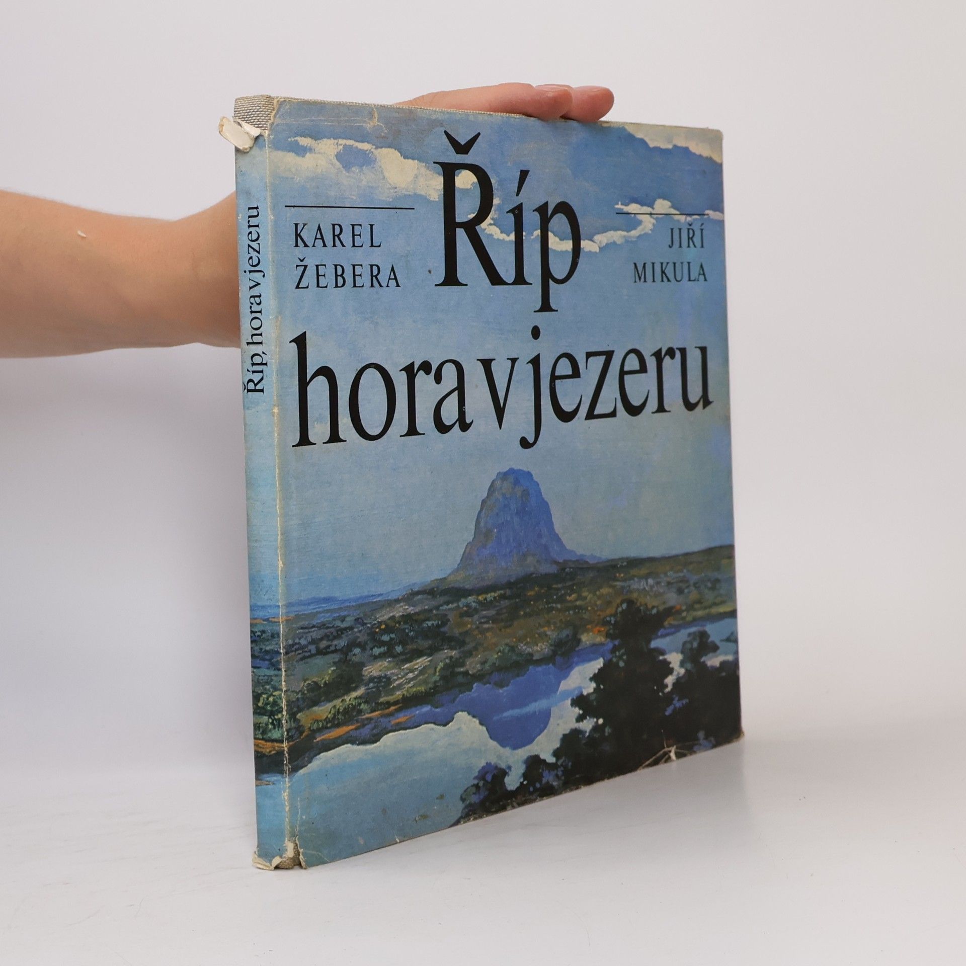 Karel Žebera Říp. Hora v jezeru