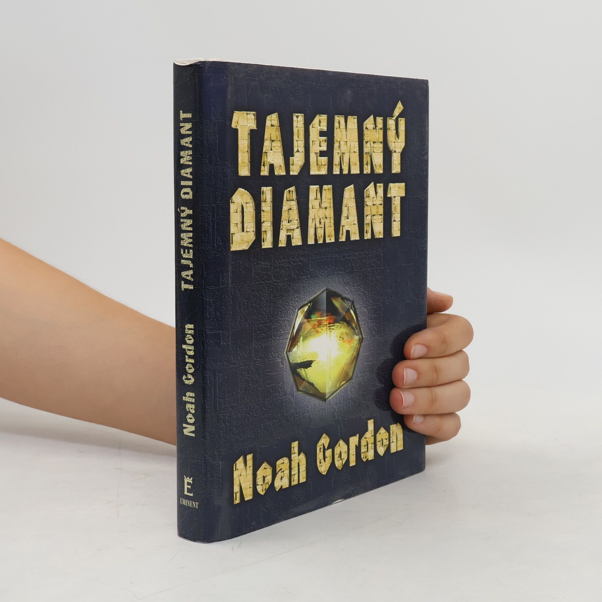 Noah Gordon Tajemný diamant