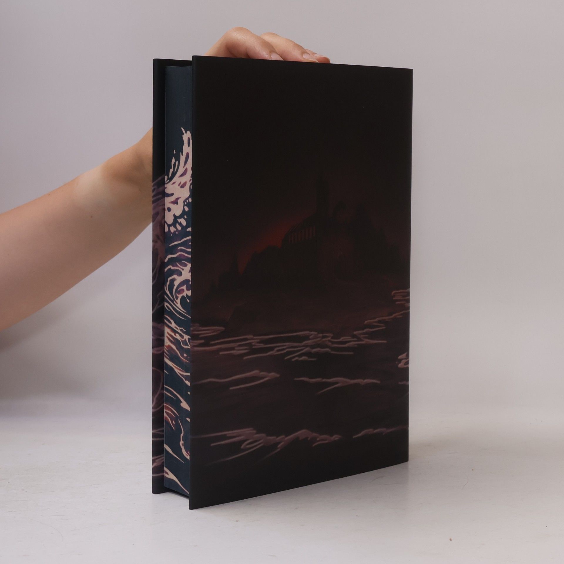 Tasha Suri The Isle in the Silver Sea