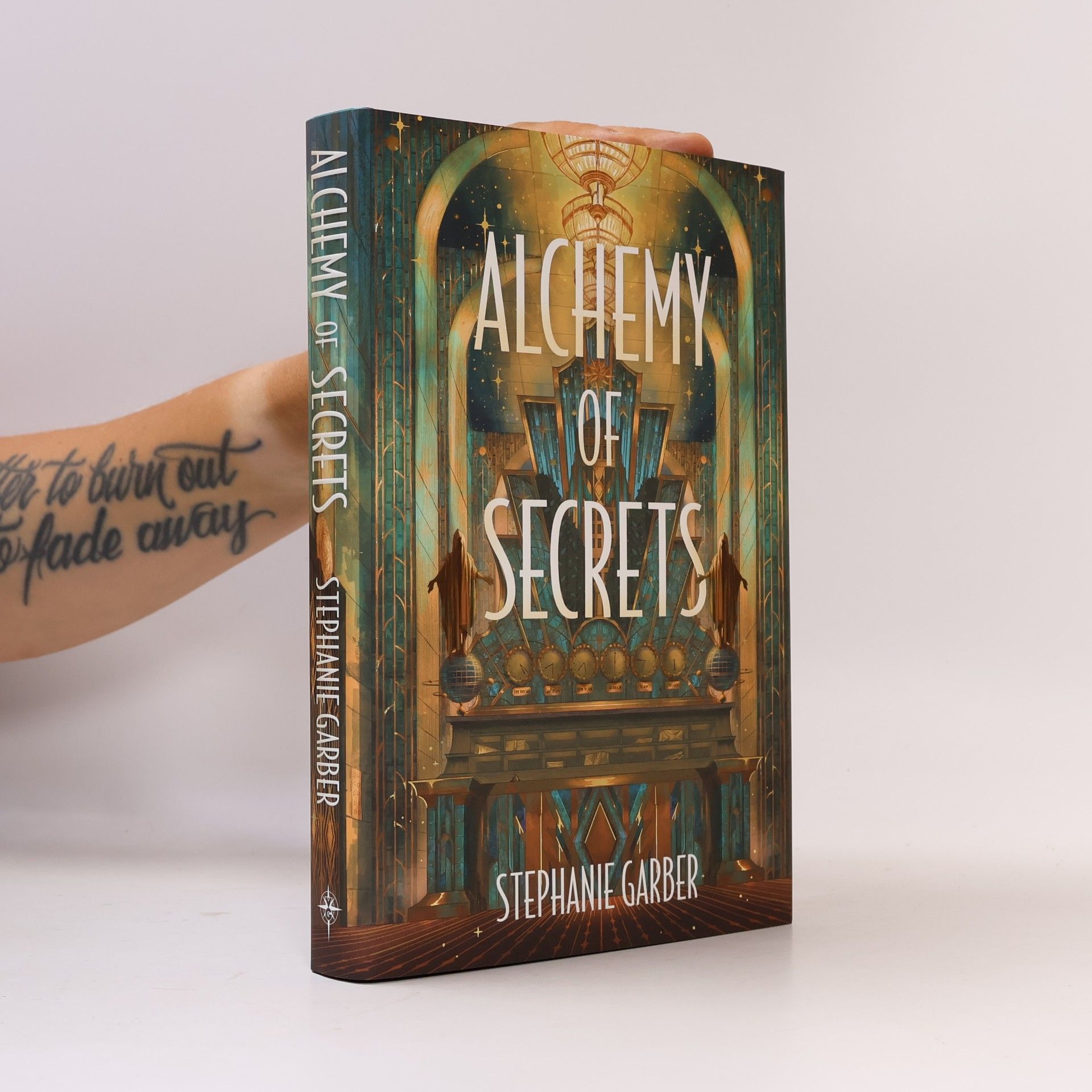 Stephanie Garberová Alchemy of Secrets