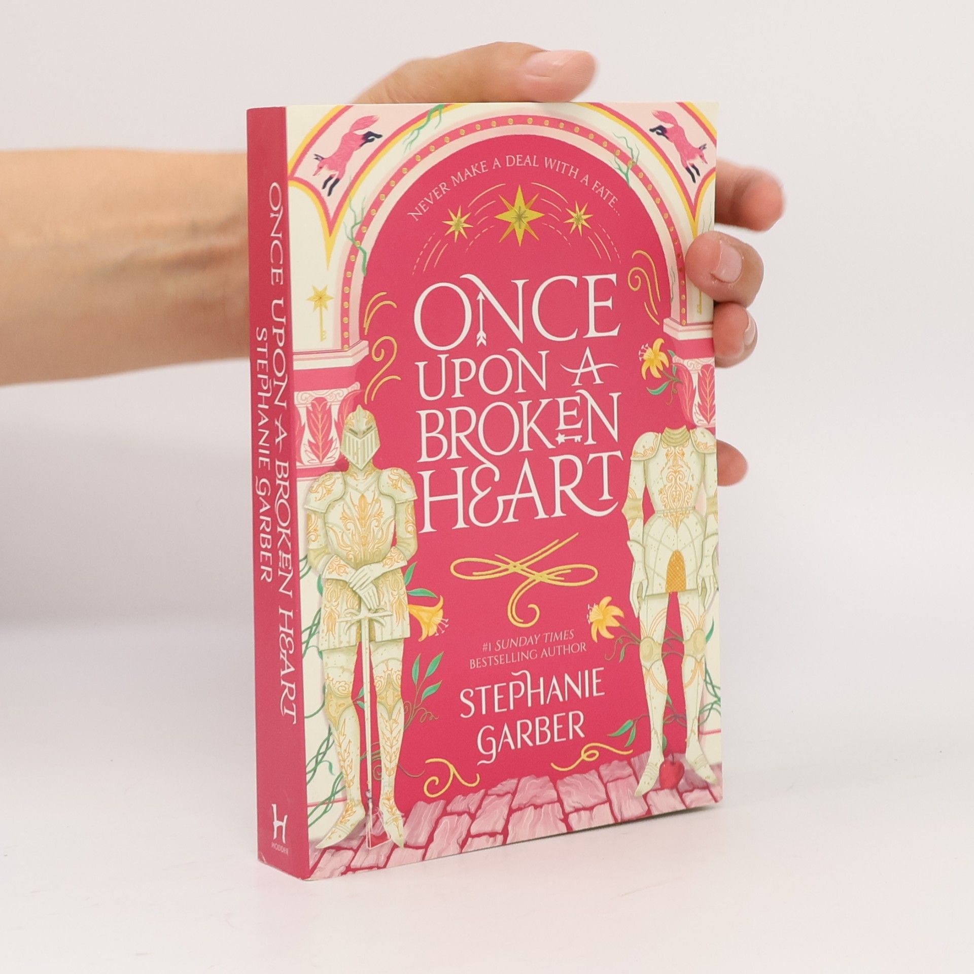 Stephanie Garber Once upon a broken heart