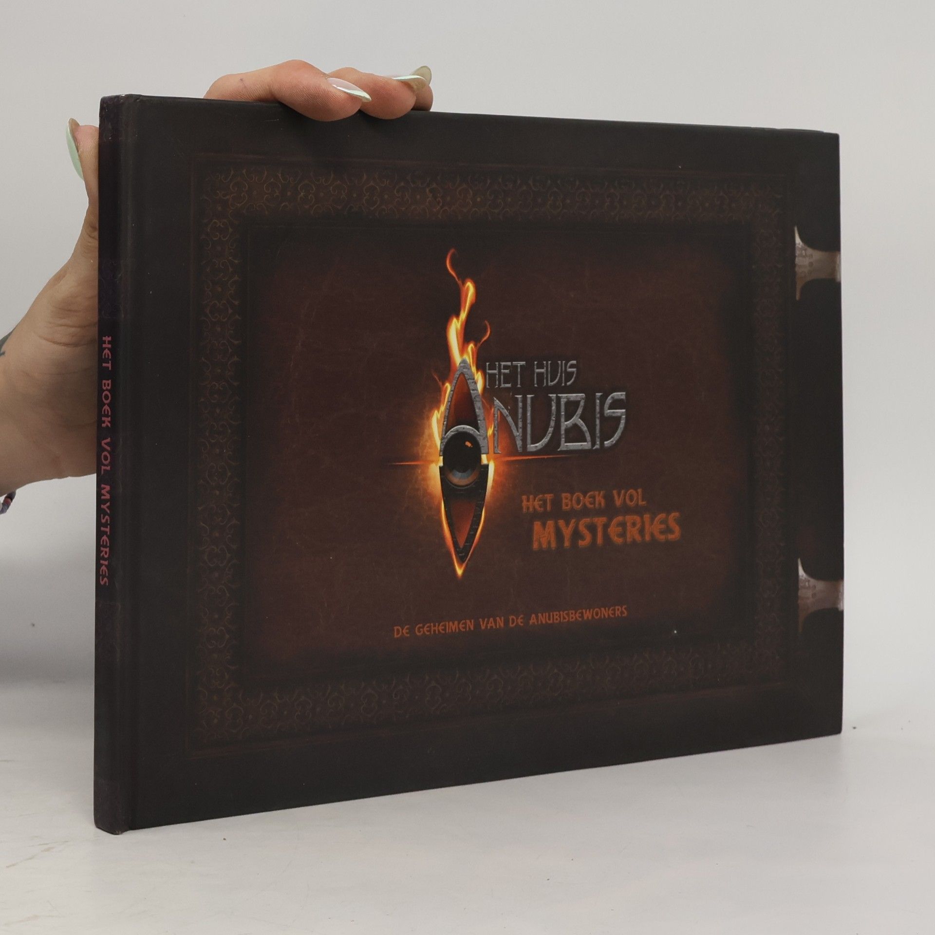 Studio 100 Het Huis Anubis: Het boek vol mysteries