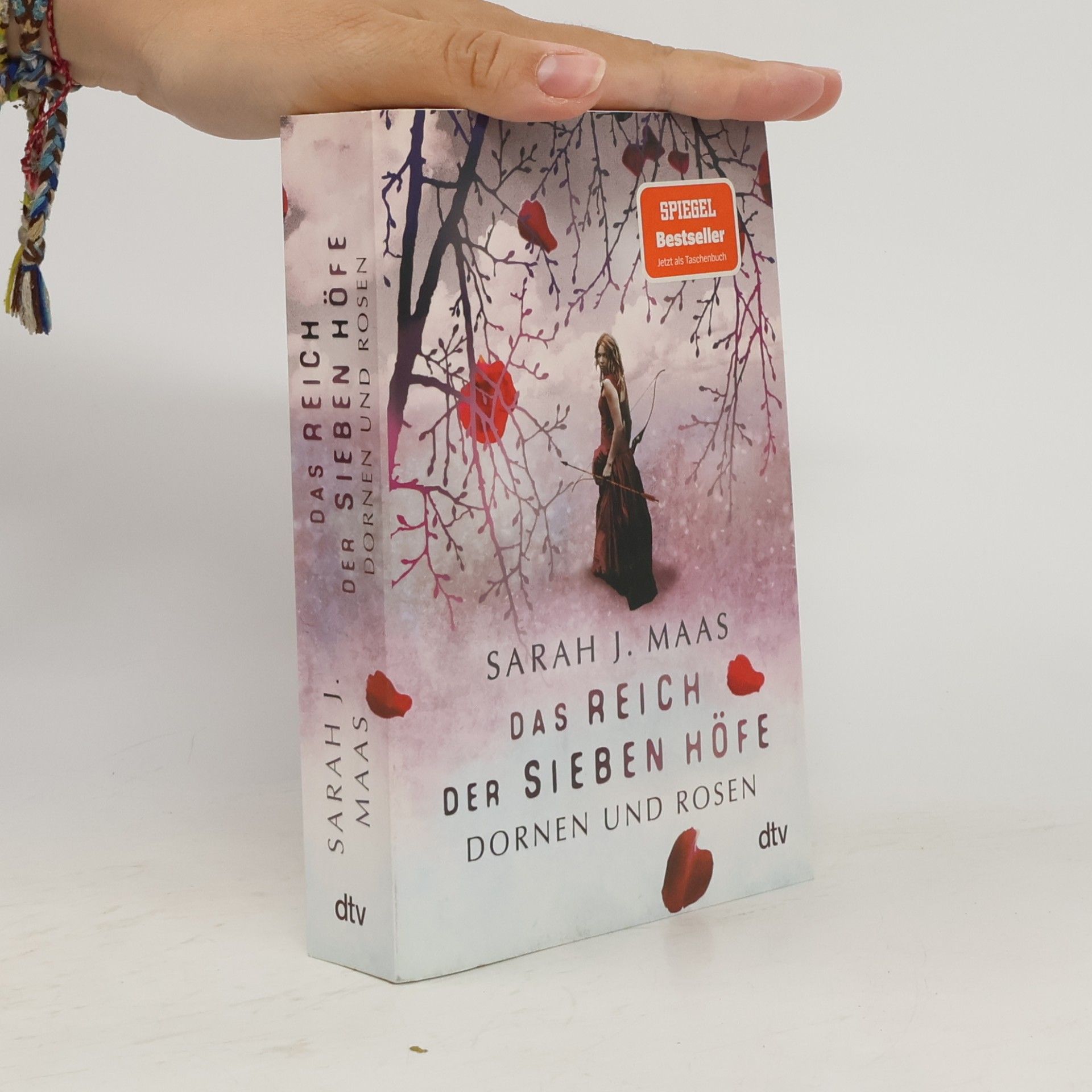Sarah J. Maas Das Reich der sieben Höfe. Dornen und Rosen