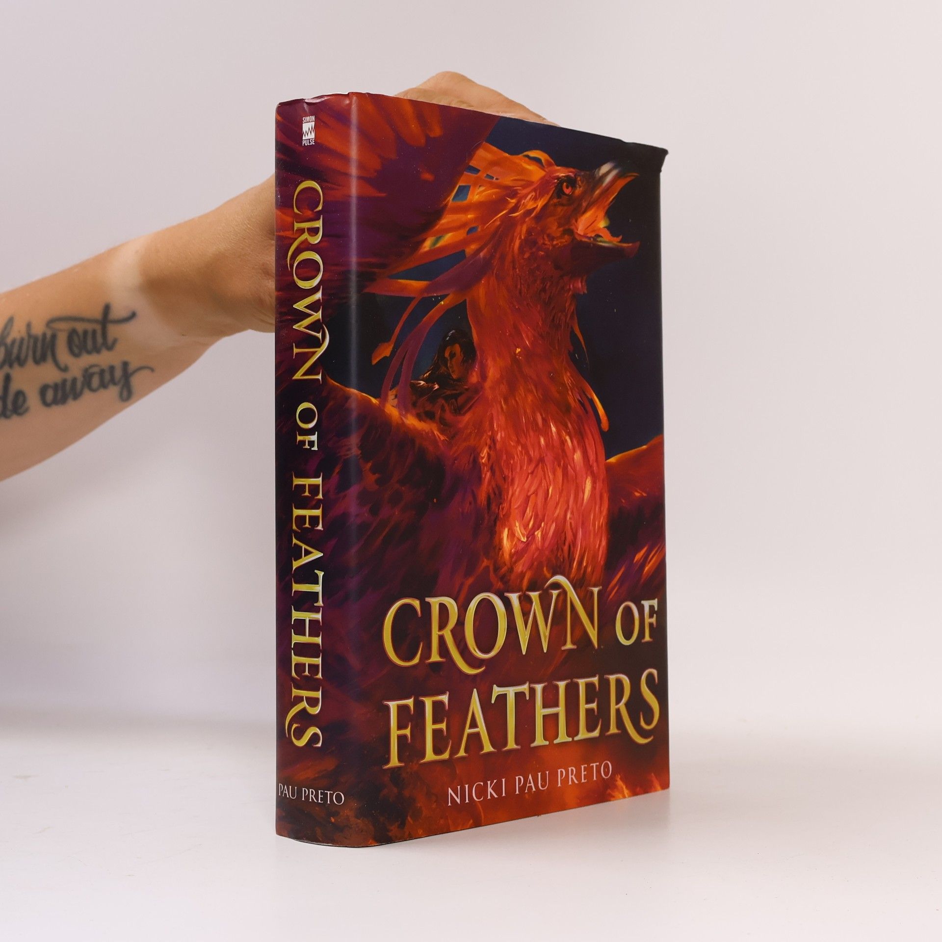 Nicki Pau Preto Crown of Feathers