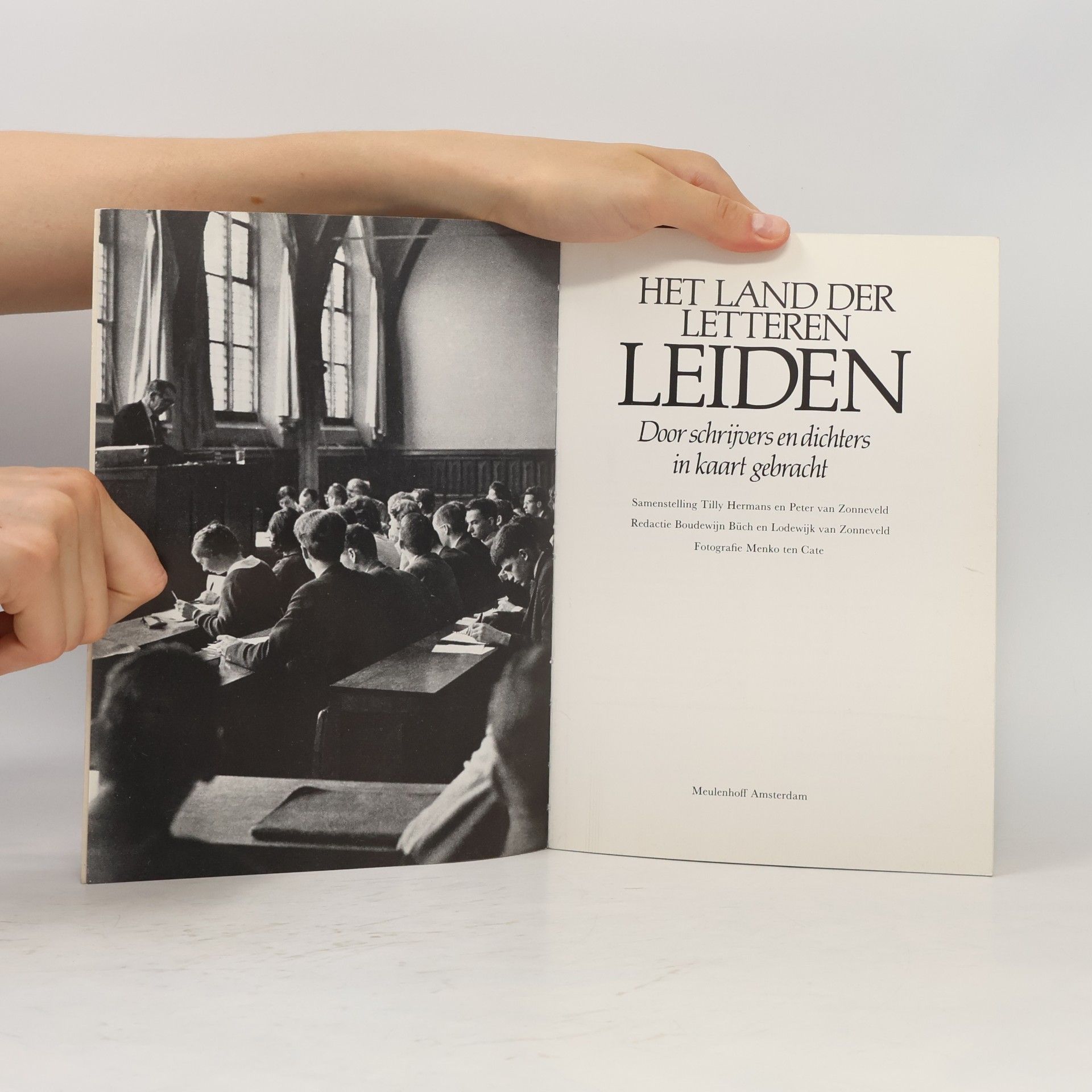 Het land der letteren Leiden. Door schrijvers en dichters in kaart gebracht