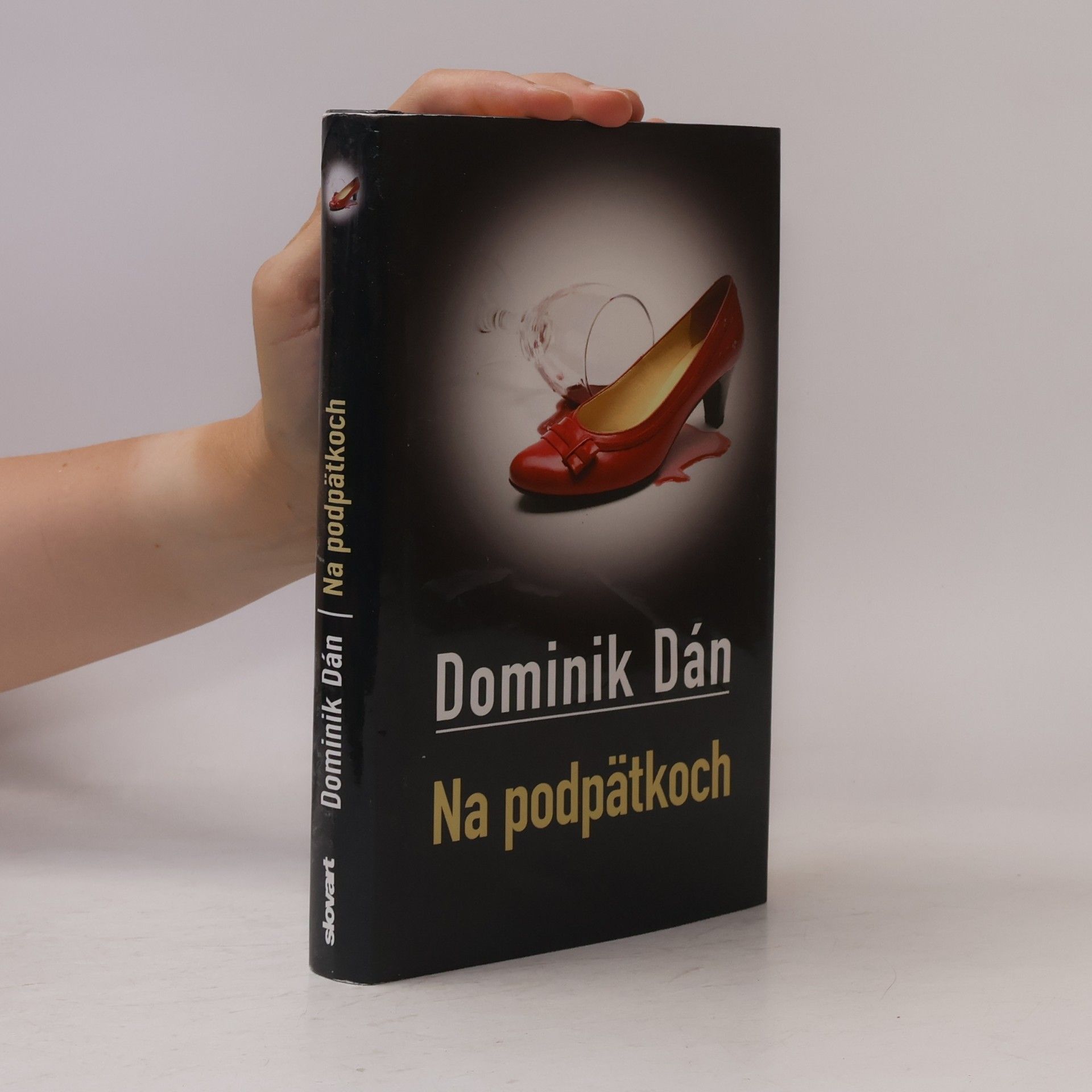 Dominik Dán Na podpätkoch