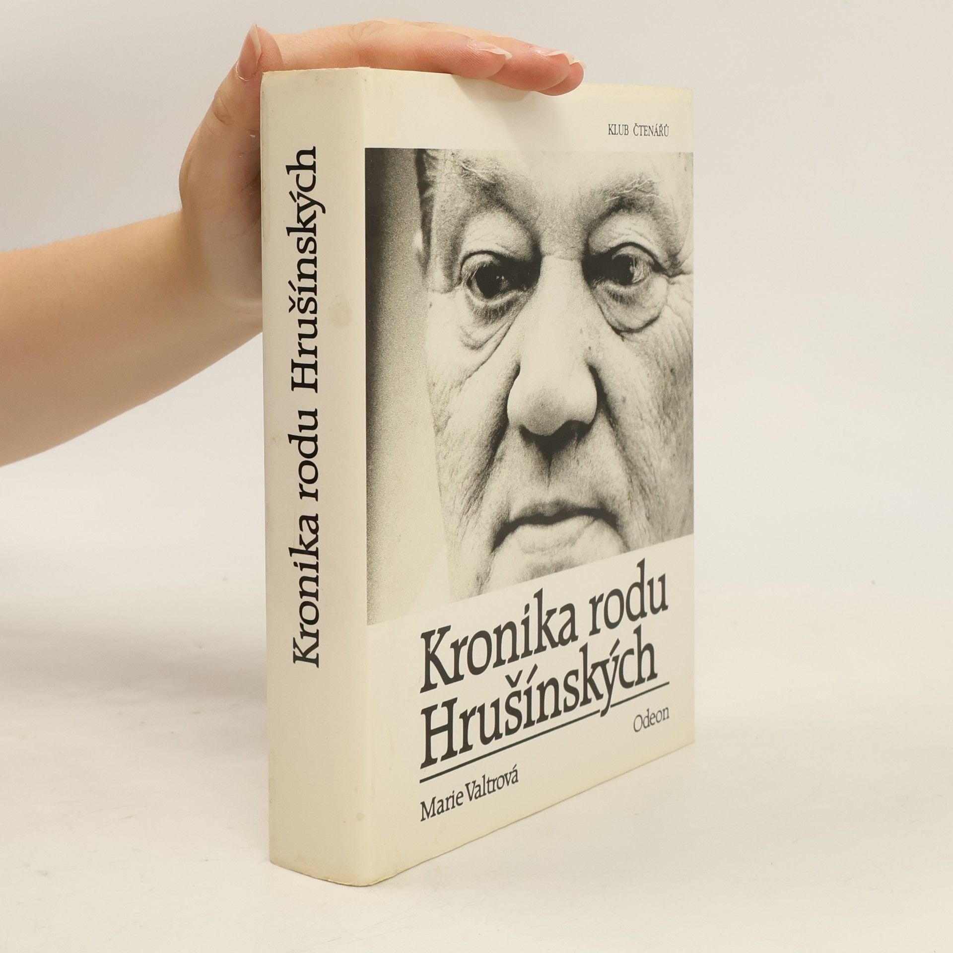 Marie Valtrová Kronika rodu Hrušínských