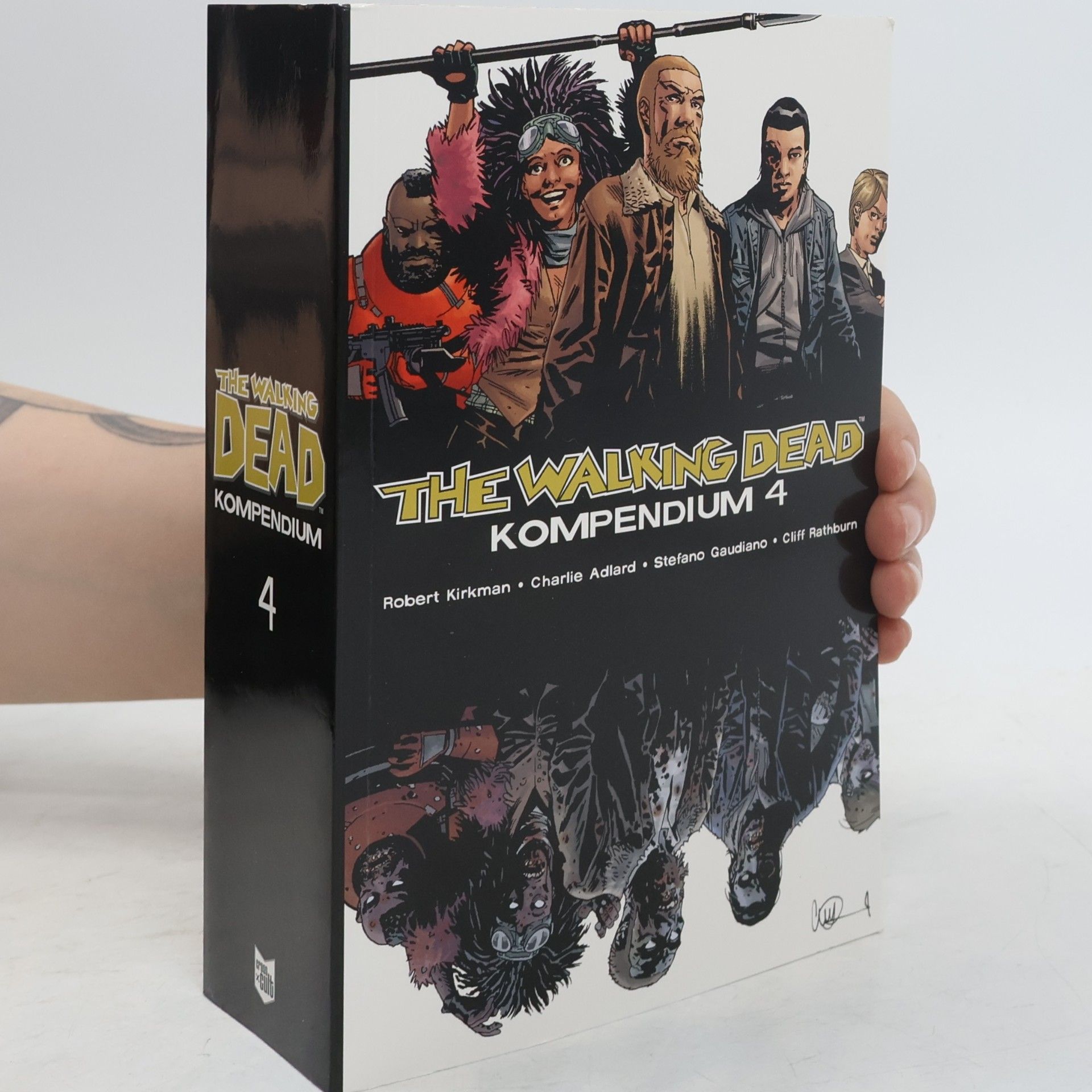 Robert Kirkman The Walking Dead. Kompendium 4