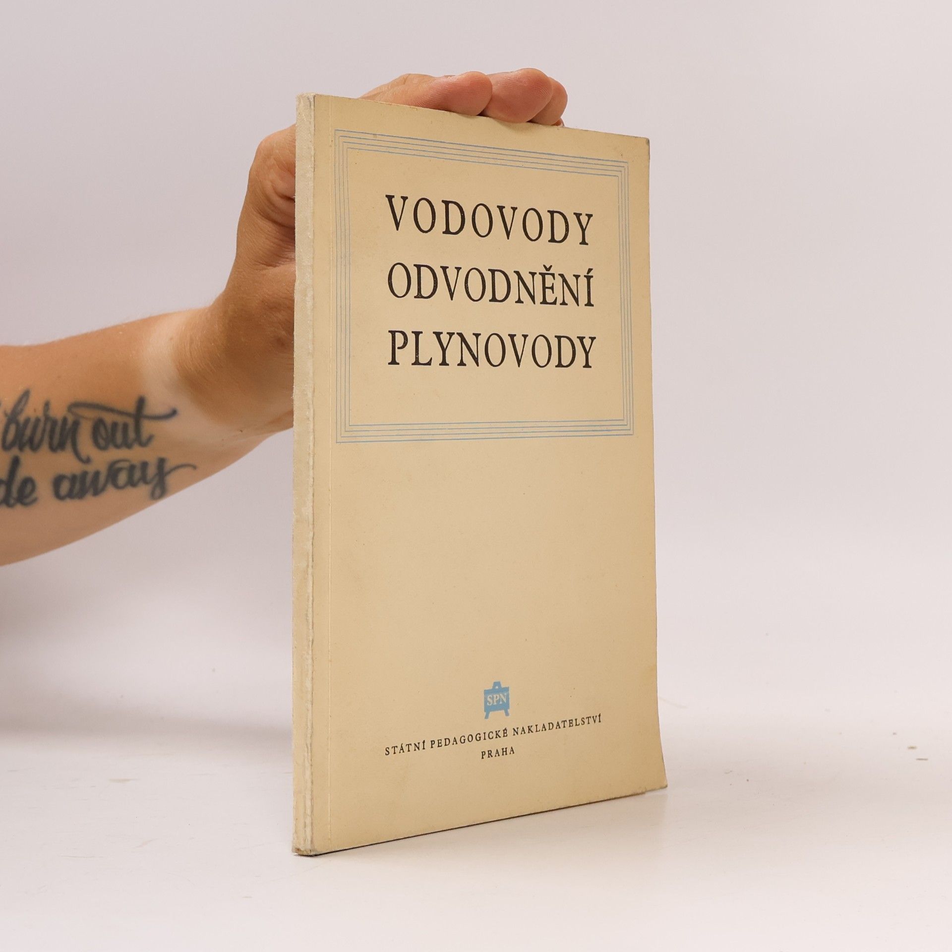 Gustav Hájek Vodovody - odvodnění - plynovody. Učební text pro vyšší strojnické školy