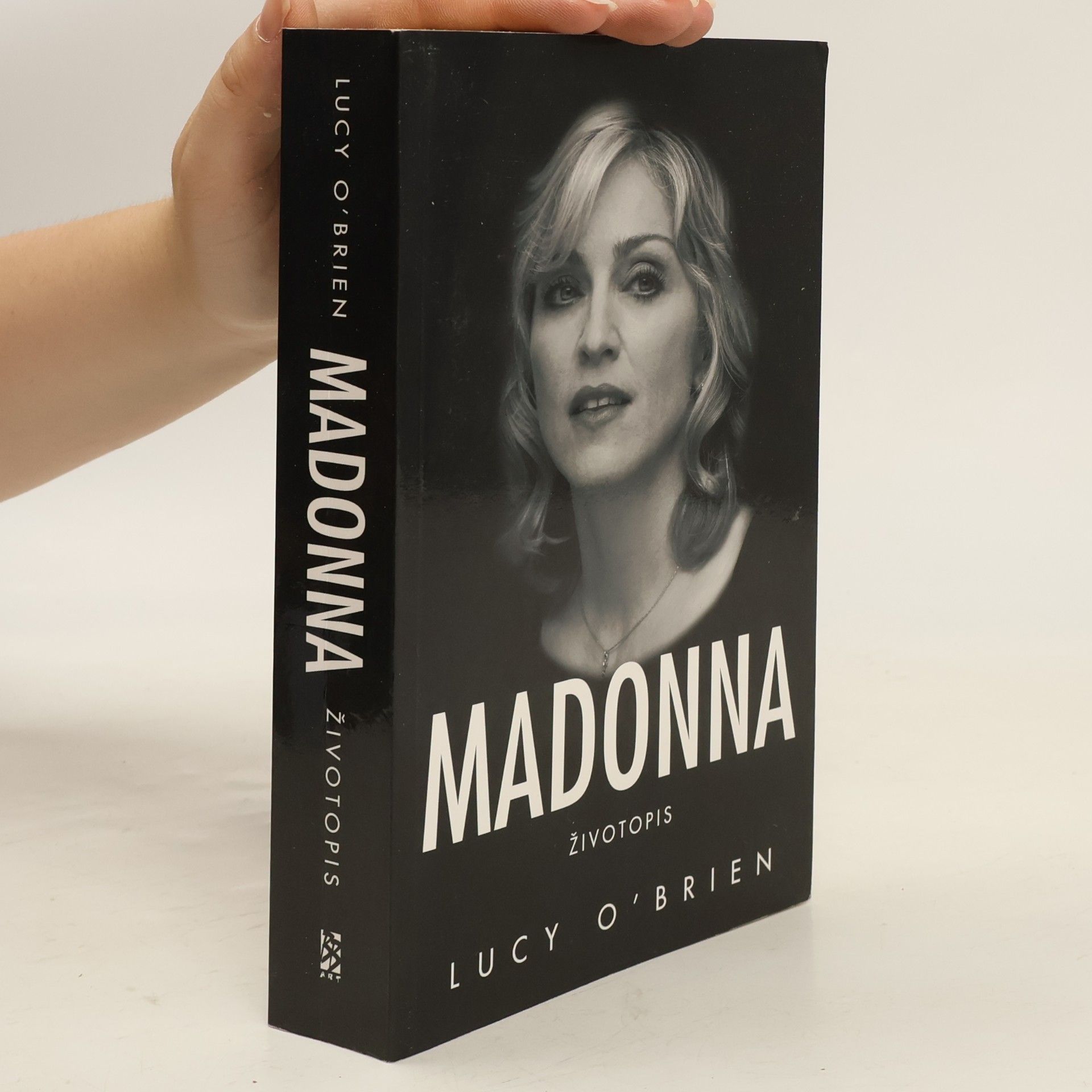 Lucy O'Brien Madonna : životopis