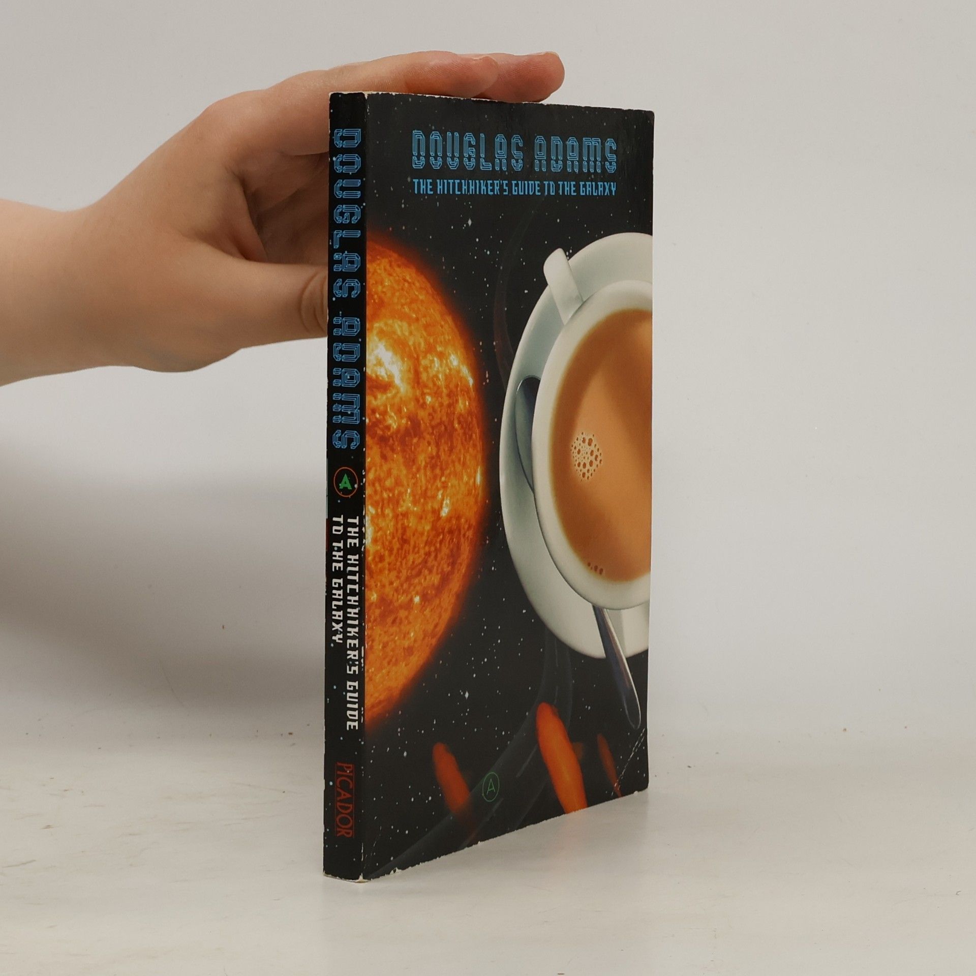 Douglas Adams The hitchhiker's guide to the galaxy