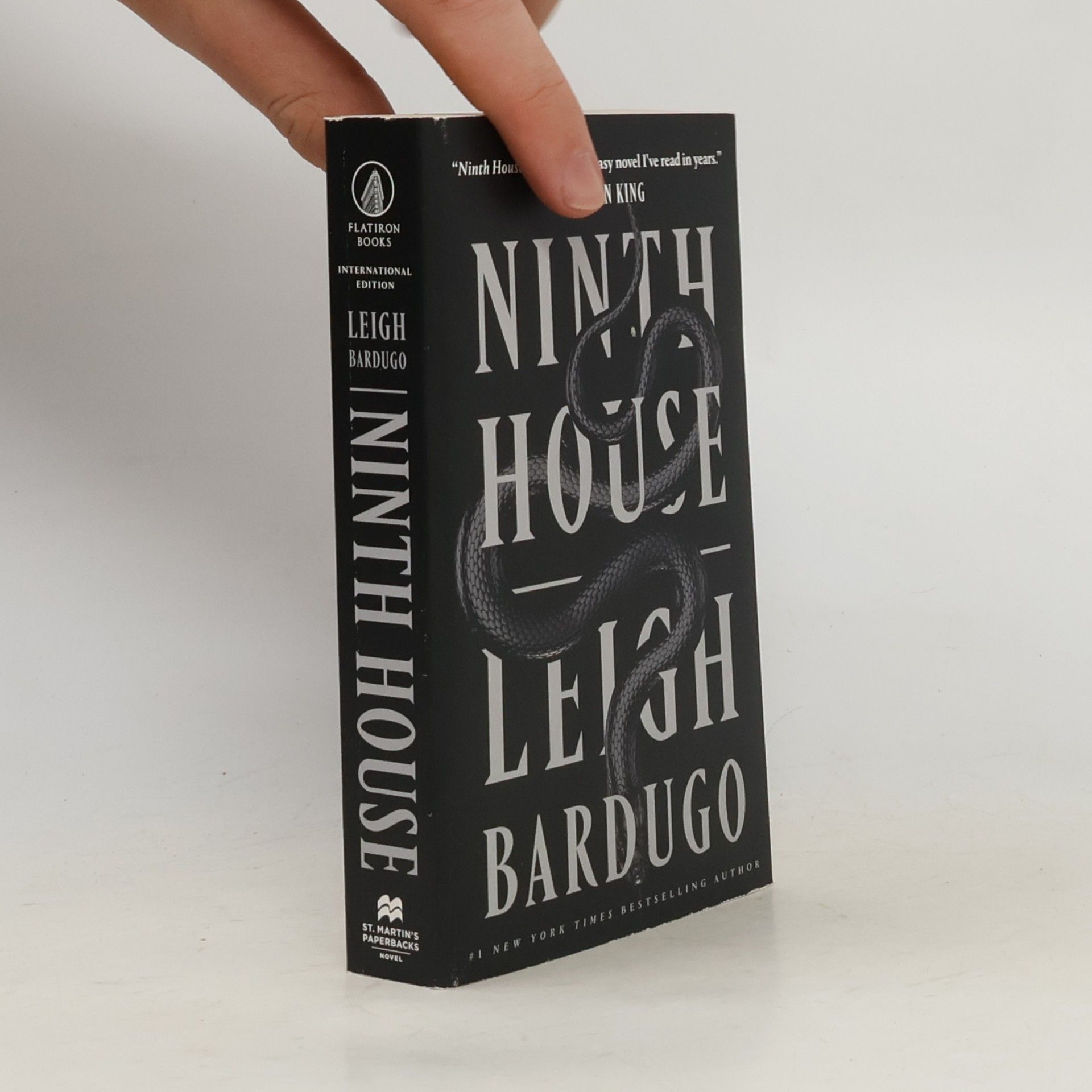 Leigh Bardugo Ninth House