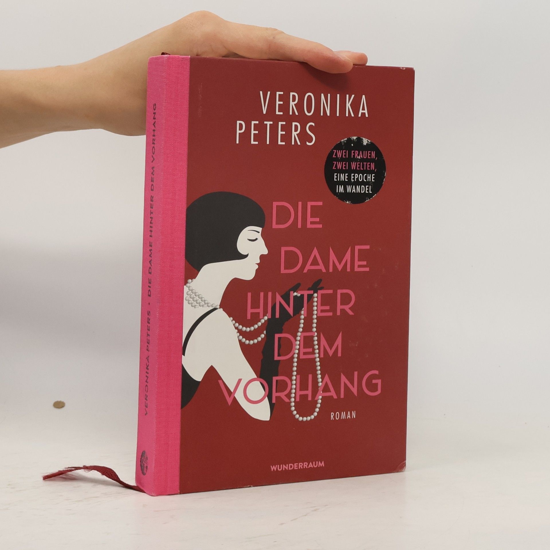Veronika Peters Die Dame hinter dem Vorhang