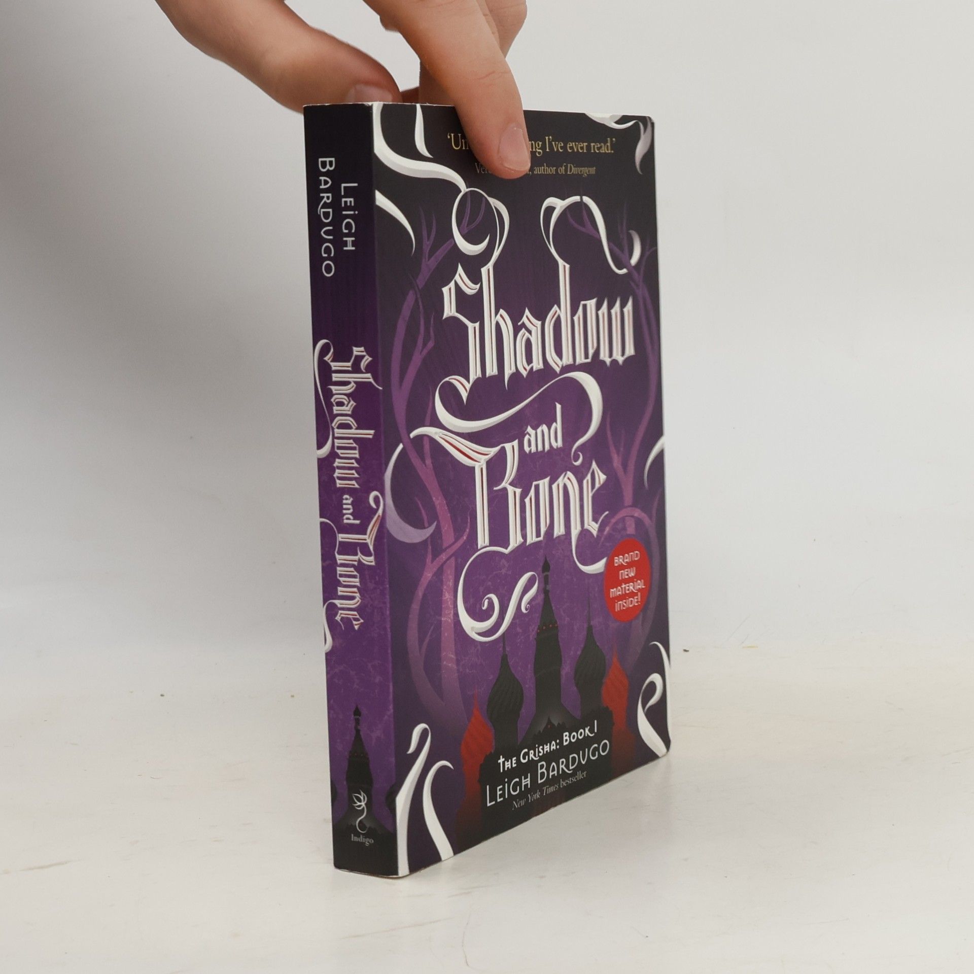 Leigh Bardugo Shadow and bone