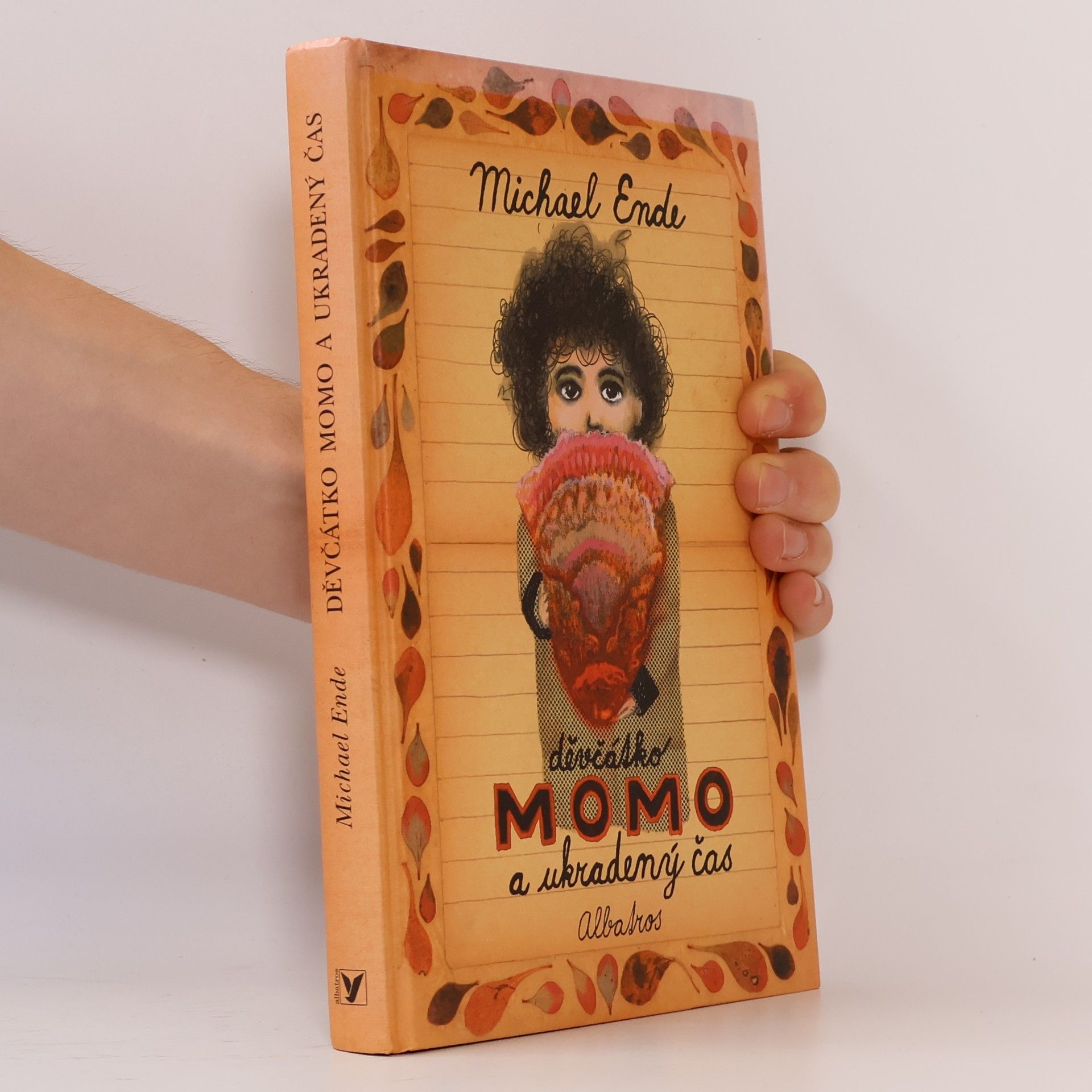 Michael Ende Děvčátko Momo a ukradený čas. Pohádkový román