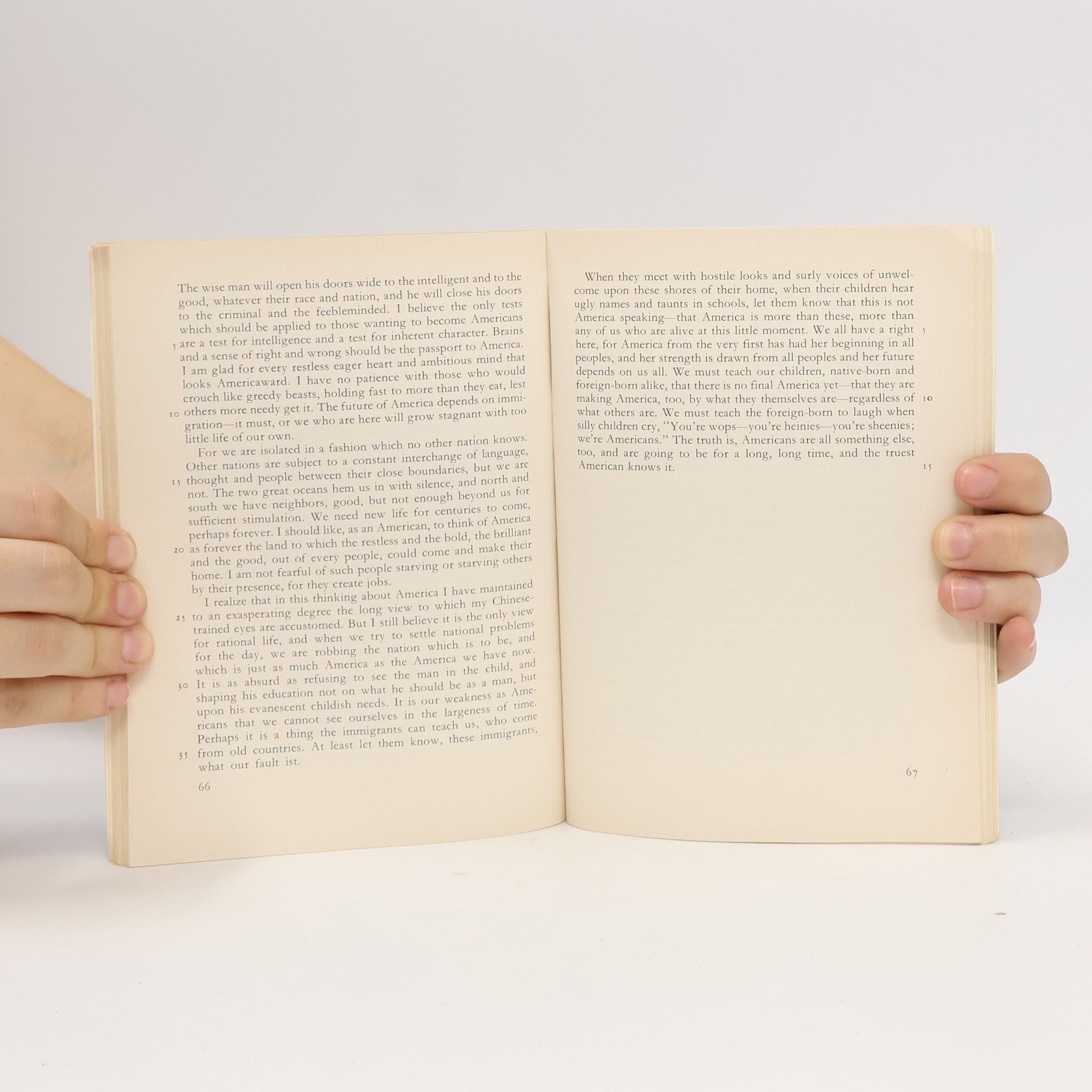 Johannes Schütze Twelve American Essays