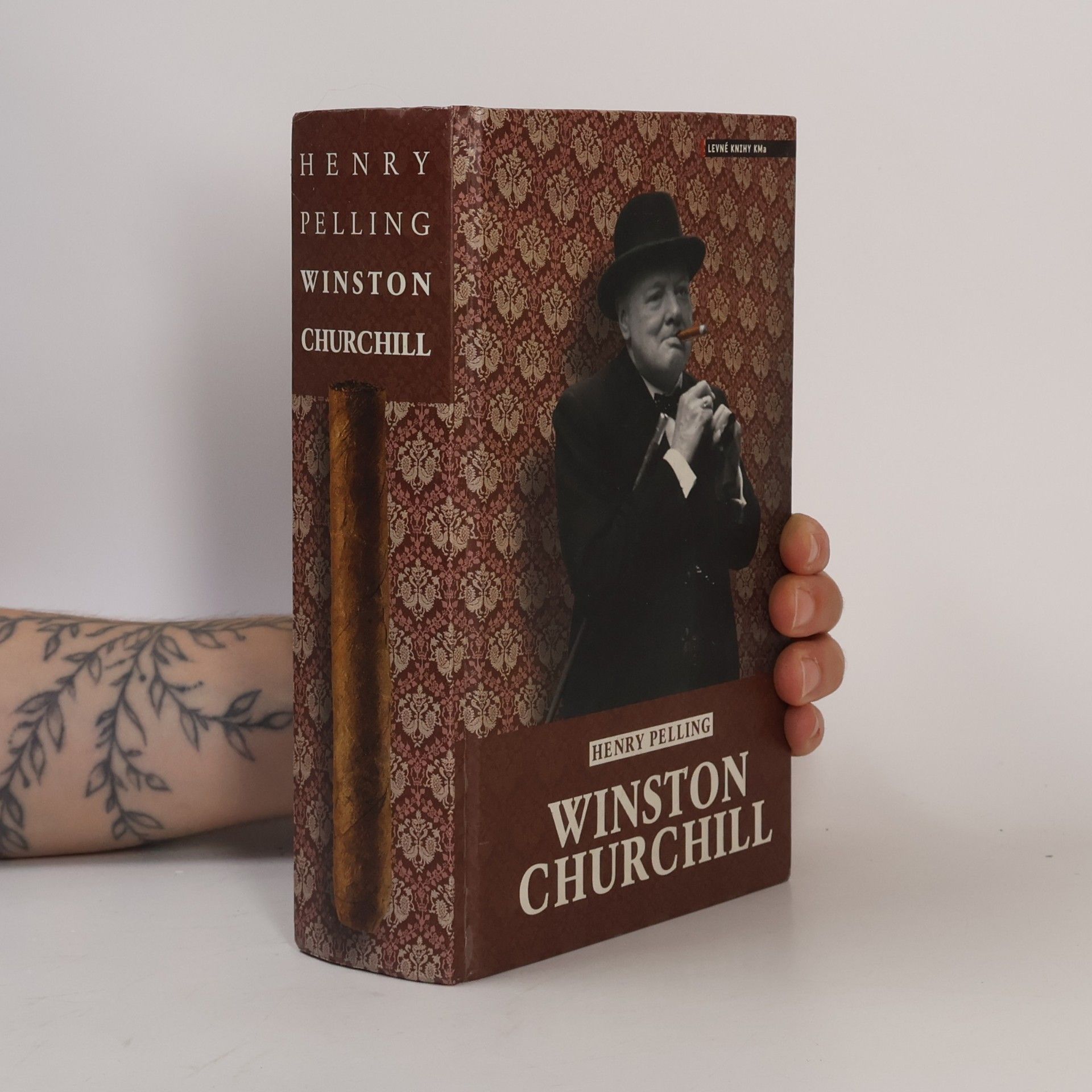 Henry Pelling Winston Churchill