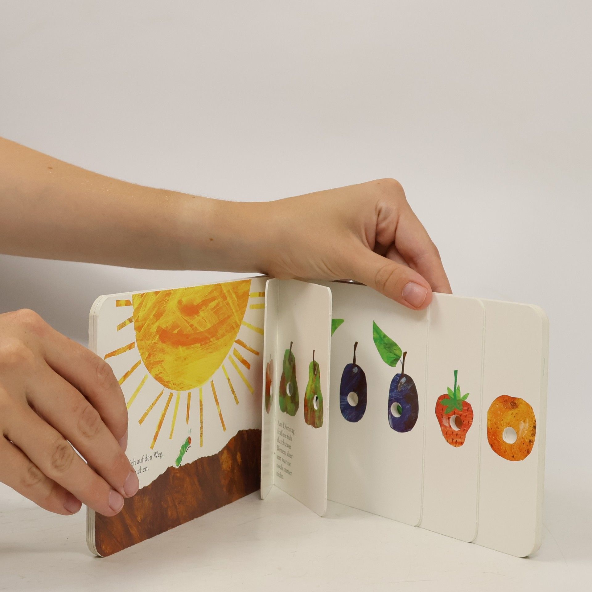 Eric Carle Die kleine Raupe Nimmersatt. Spielbilderbuch