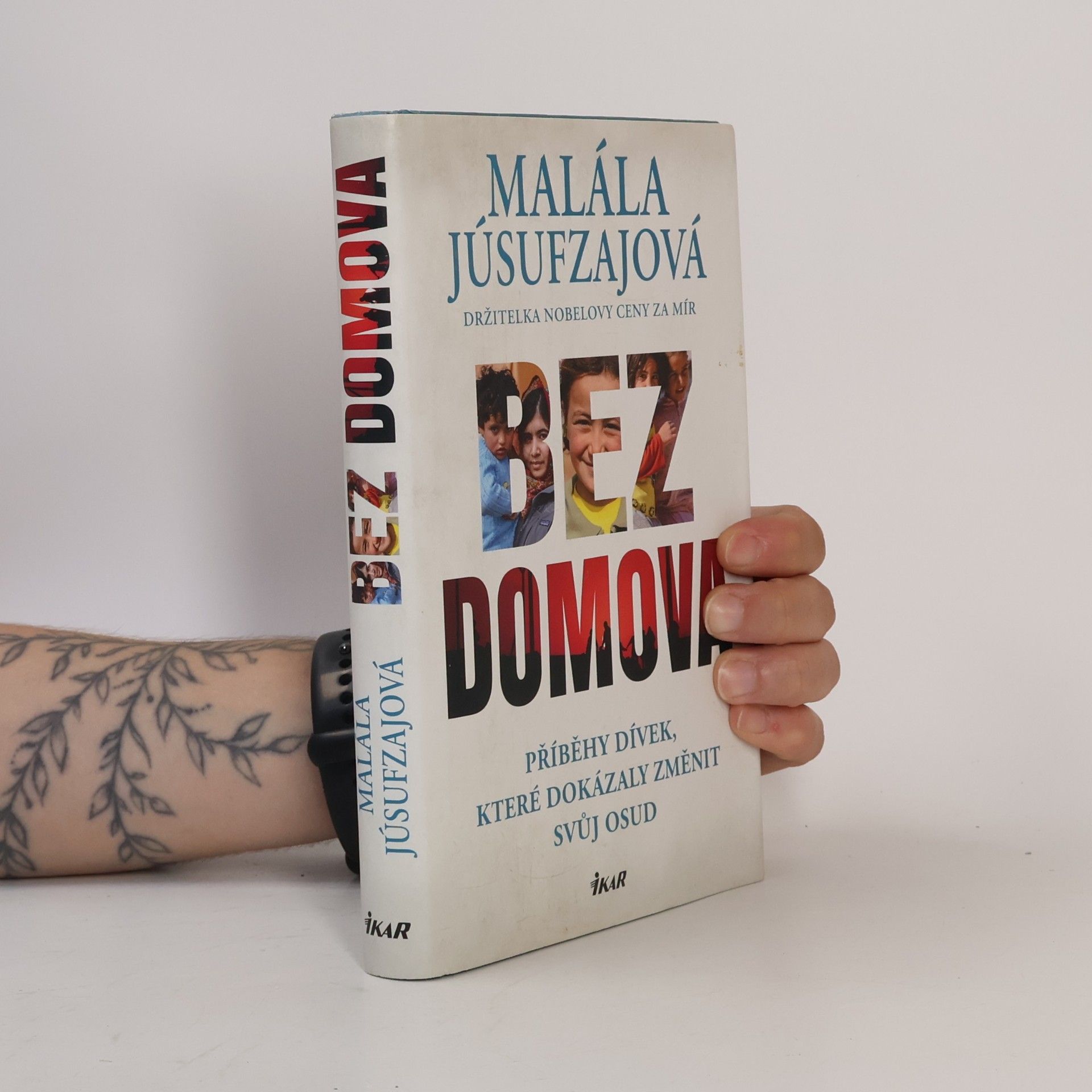 Malala Yousafzai Bez domova : příběhy dívek, které dokázaly změnit svůj osud