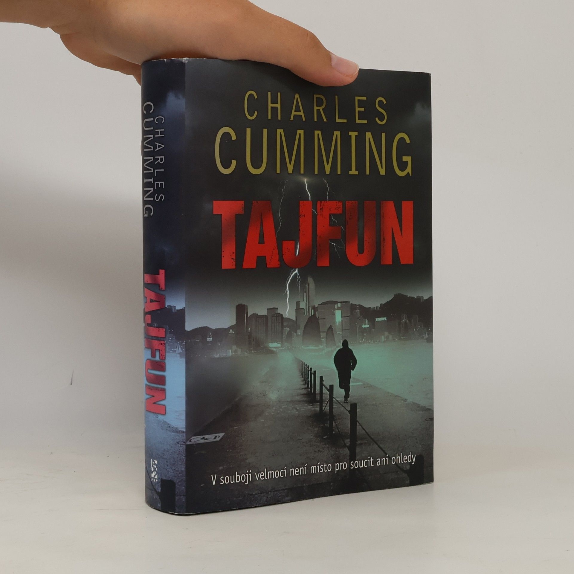 Charles Cumming Tajfun