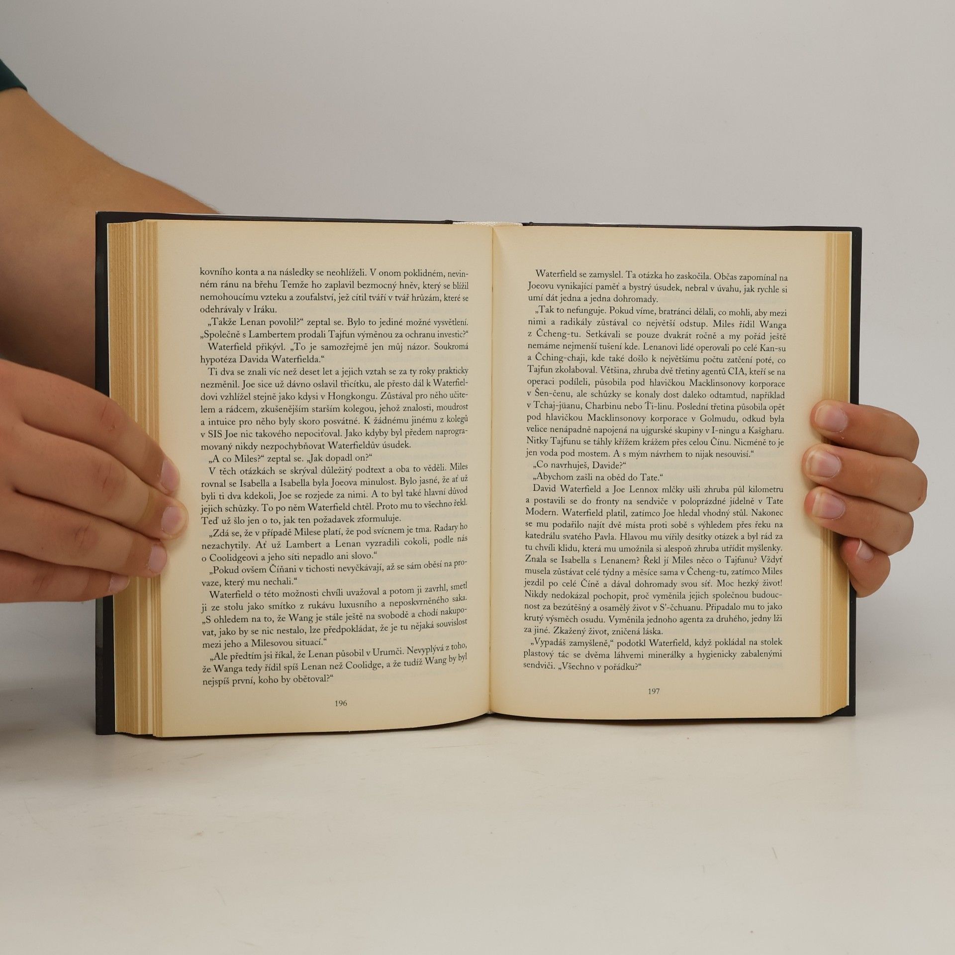 Charles Cumming Tajfun