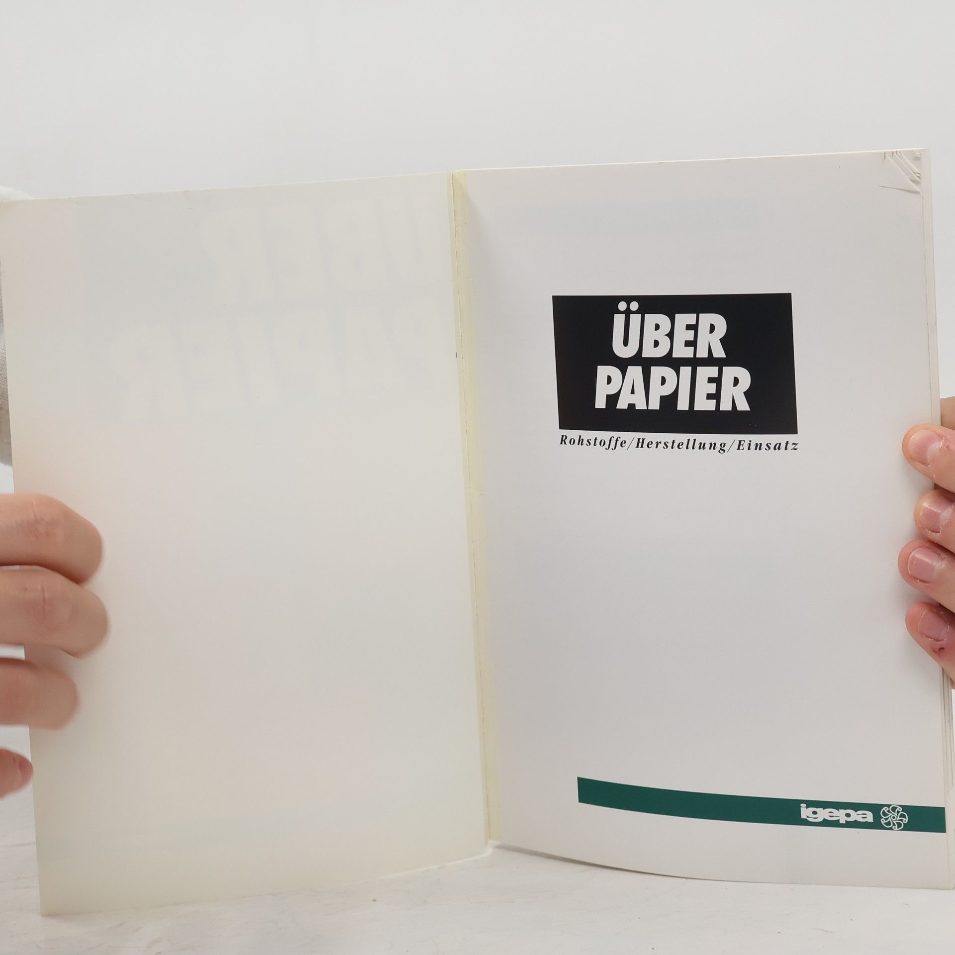 Autorenkollektiv Über Papier