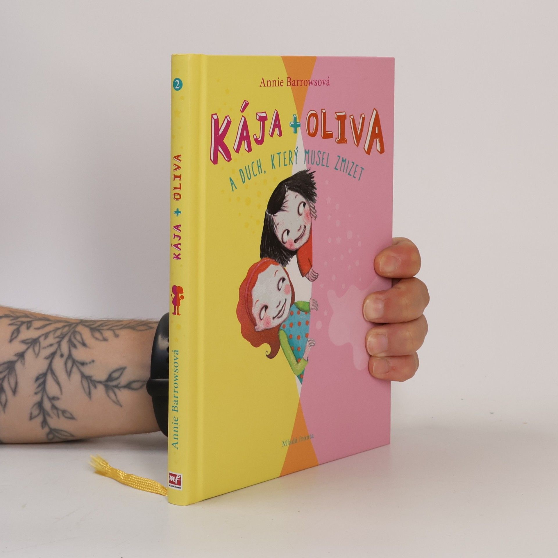 Annie Barrows Kája + Oliva a duch, který musel zmizet
