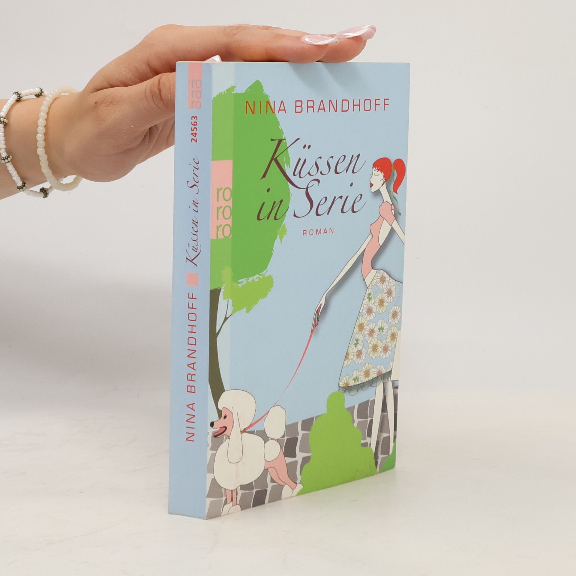 Nina Brandhoff Küssen in Serie