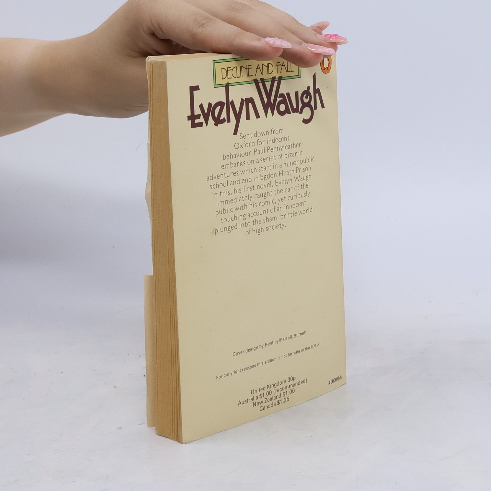 Evelyn Waugh Decline and Fall