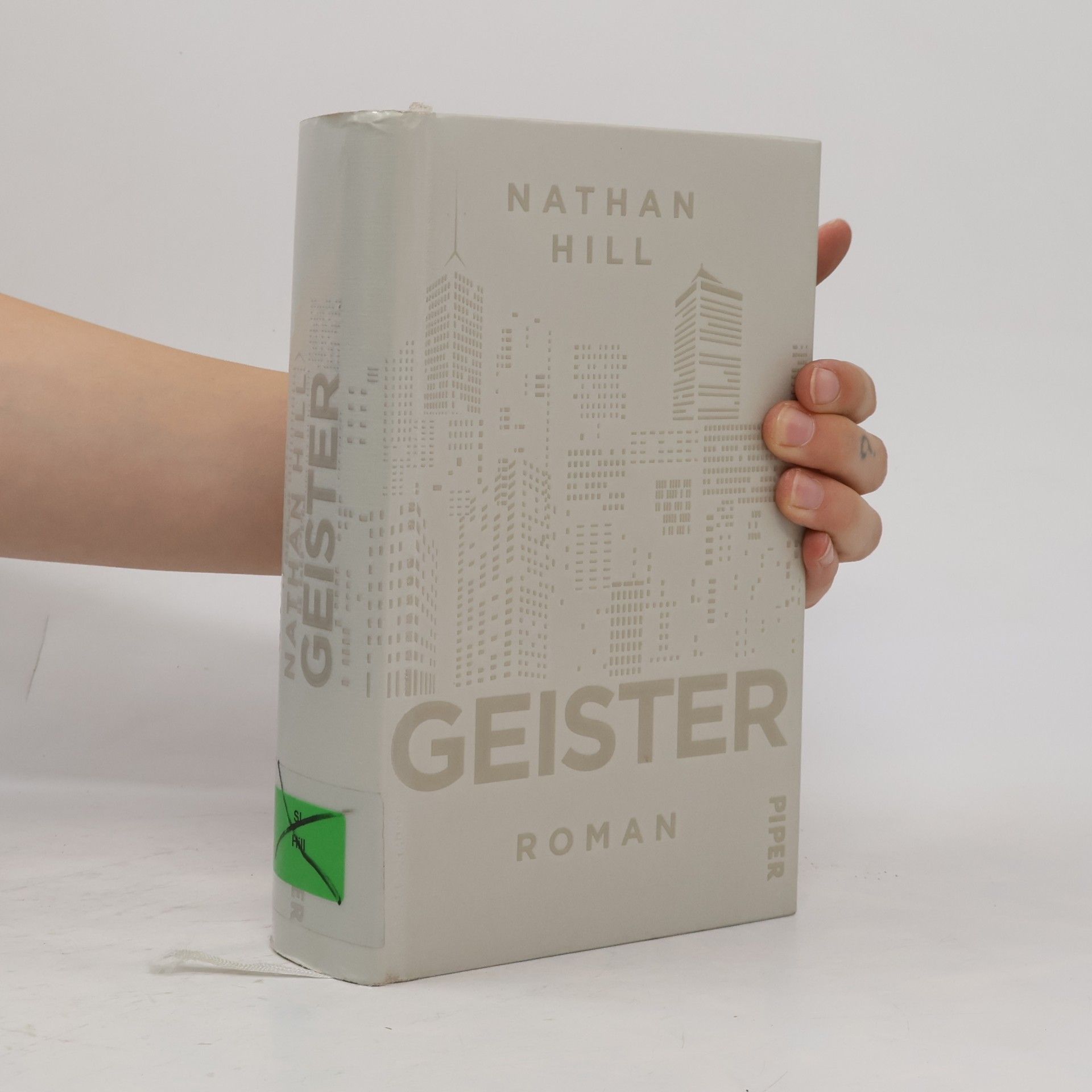 Nathan Hill Geister