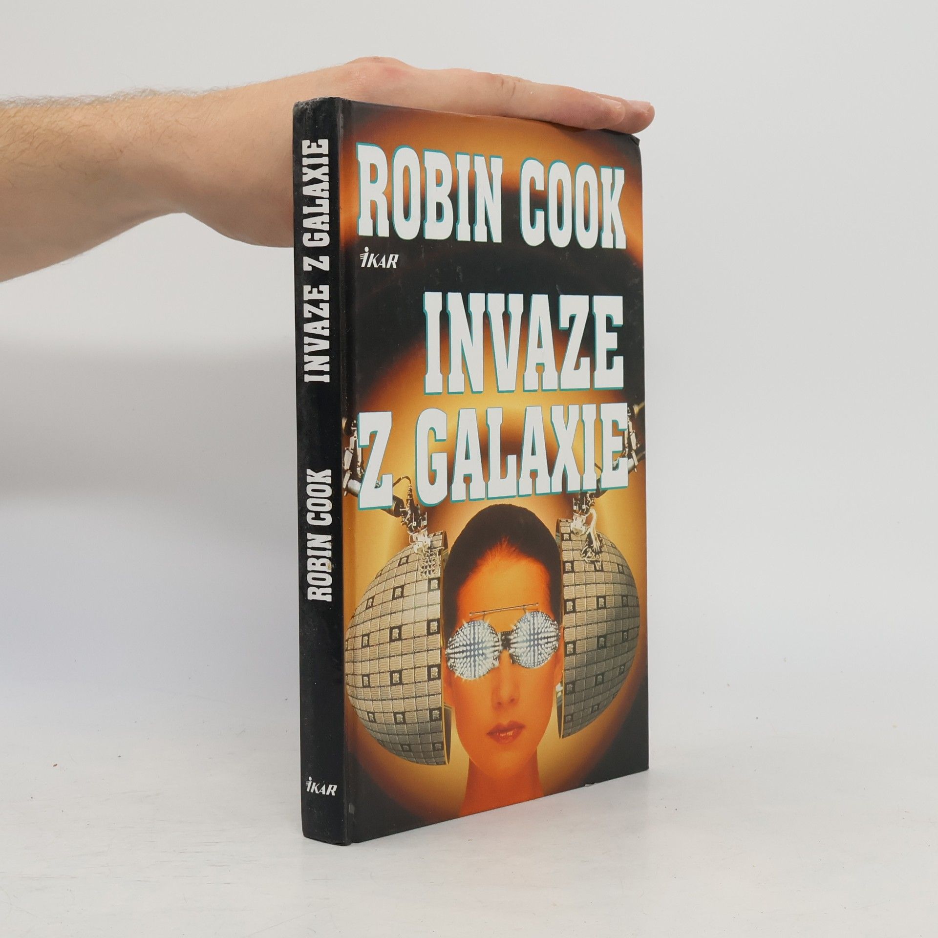 Robin Cook Invaze z galaxie