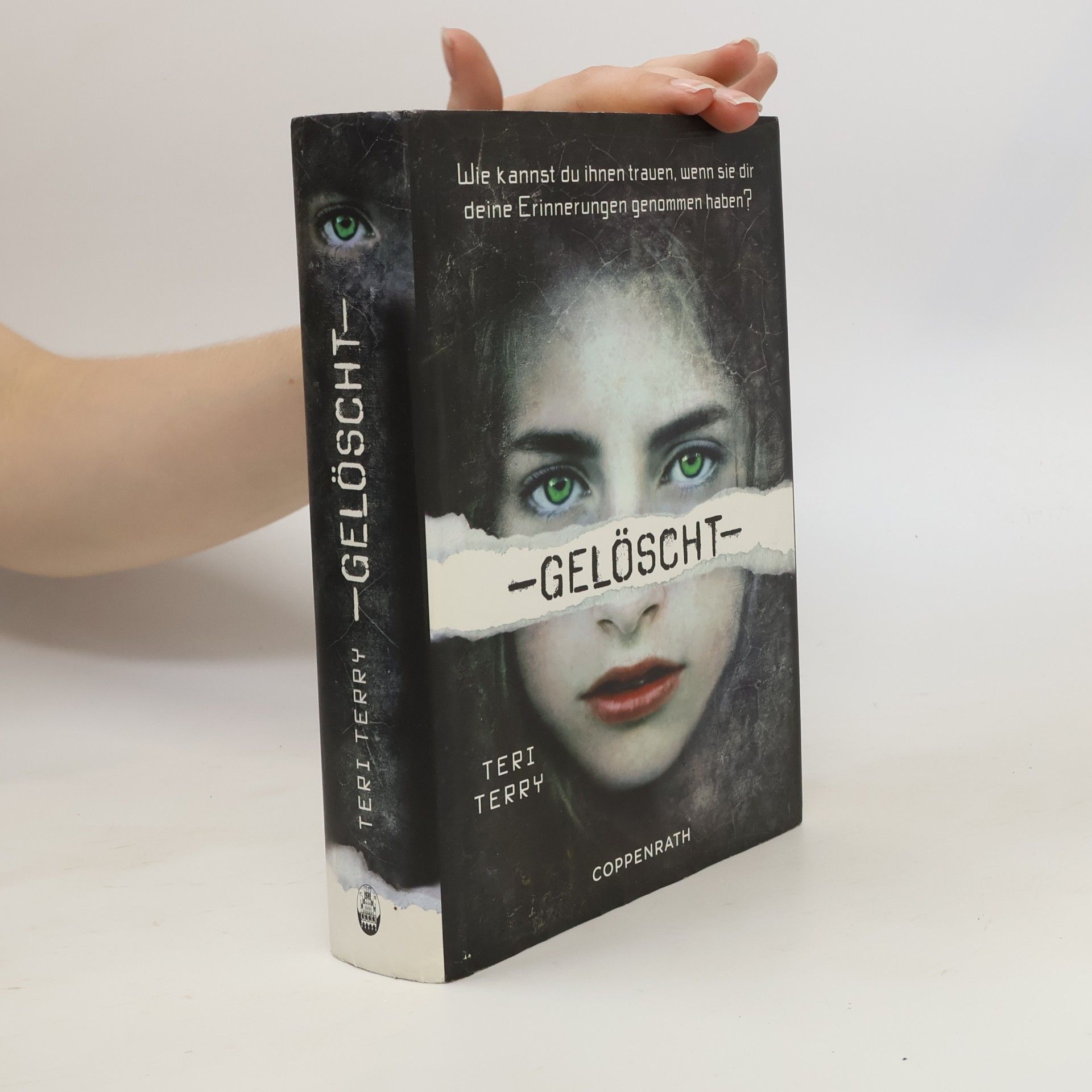 Teri Terry Gelöscht