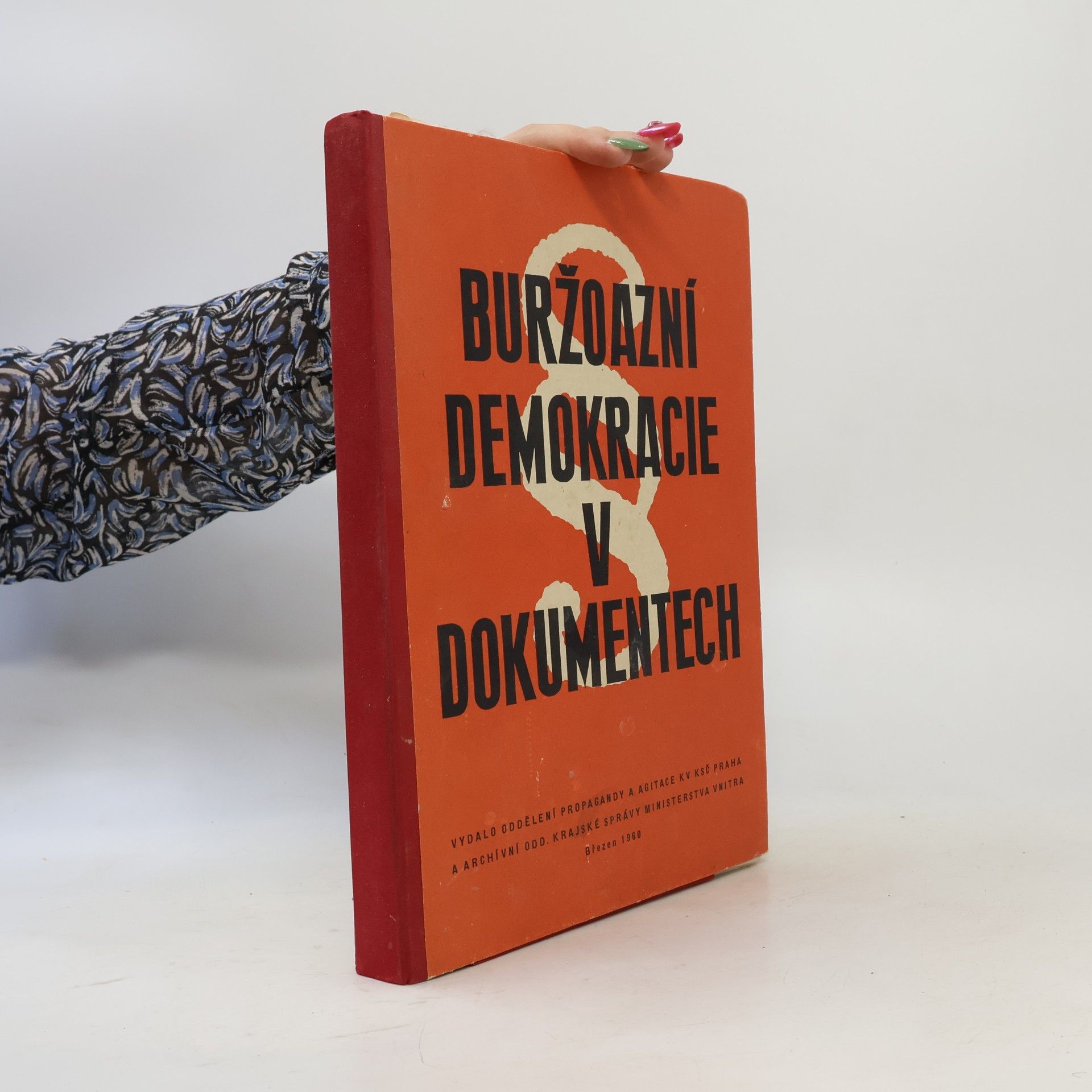 Autorenkollektiv Buržoazní demokracie v dokumentech