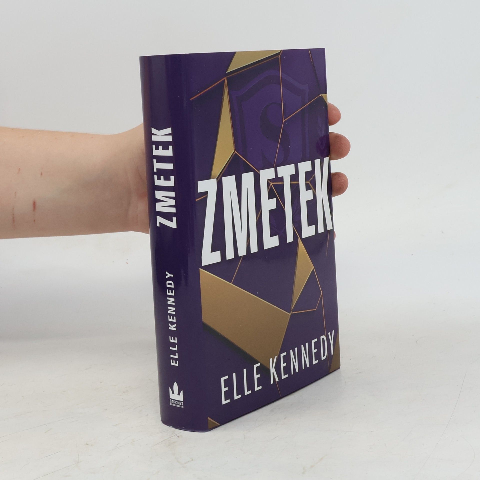 Elle Kennedy Zmetek