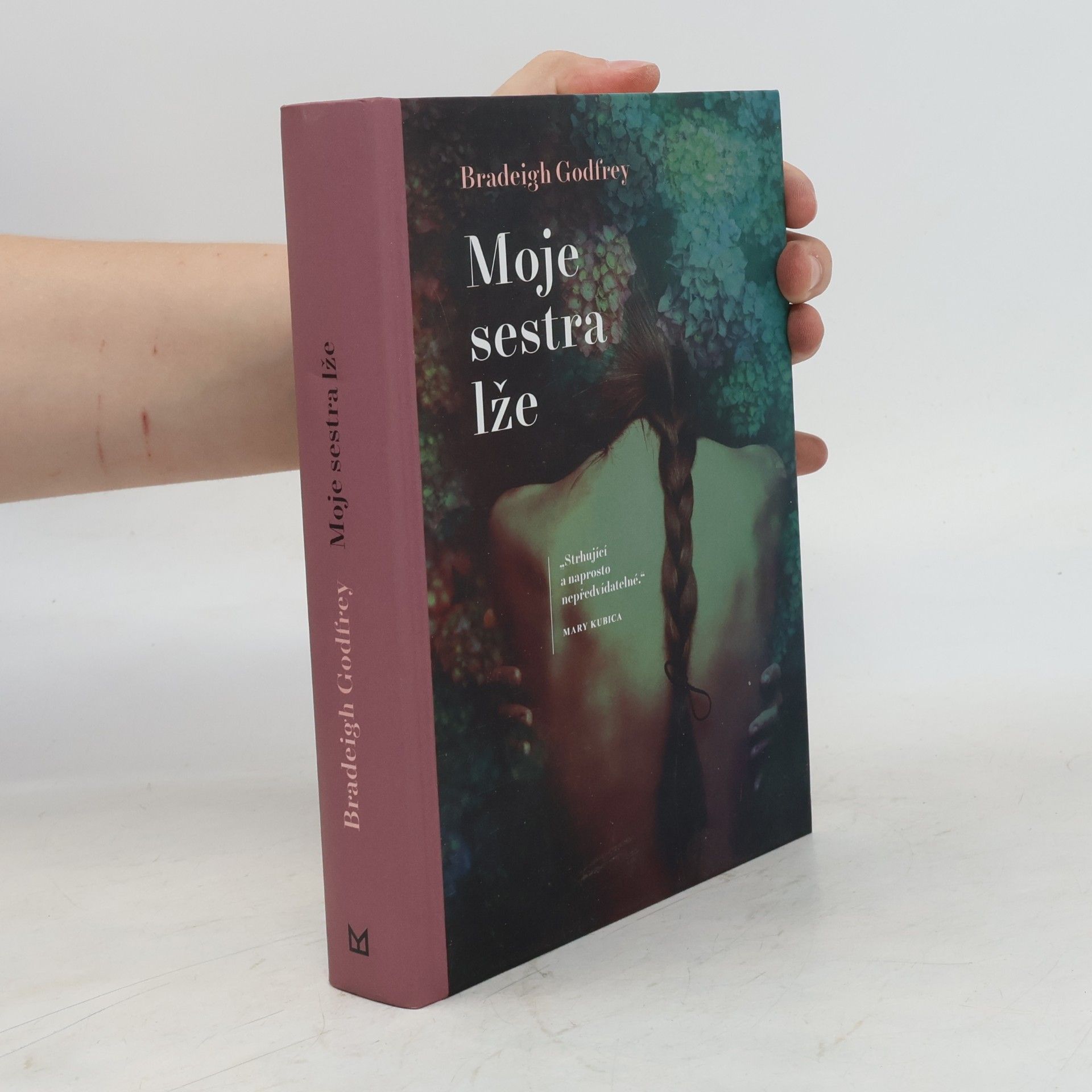 Bradeigh Godfrey Moje sestra lže