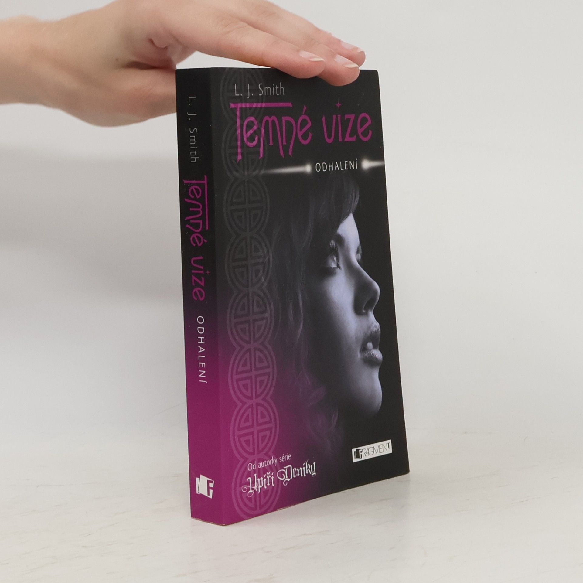 L. J. Smithová  Temné vize. Odhalení