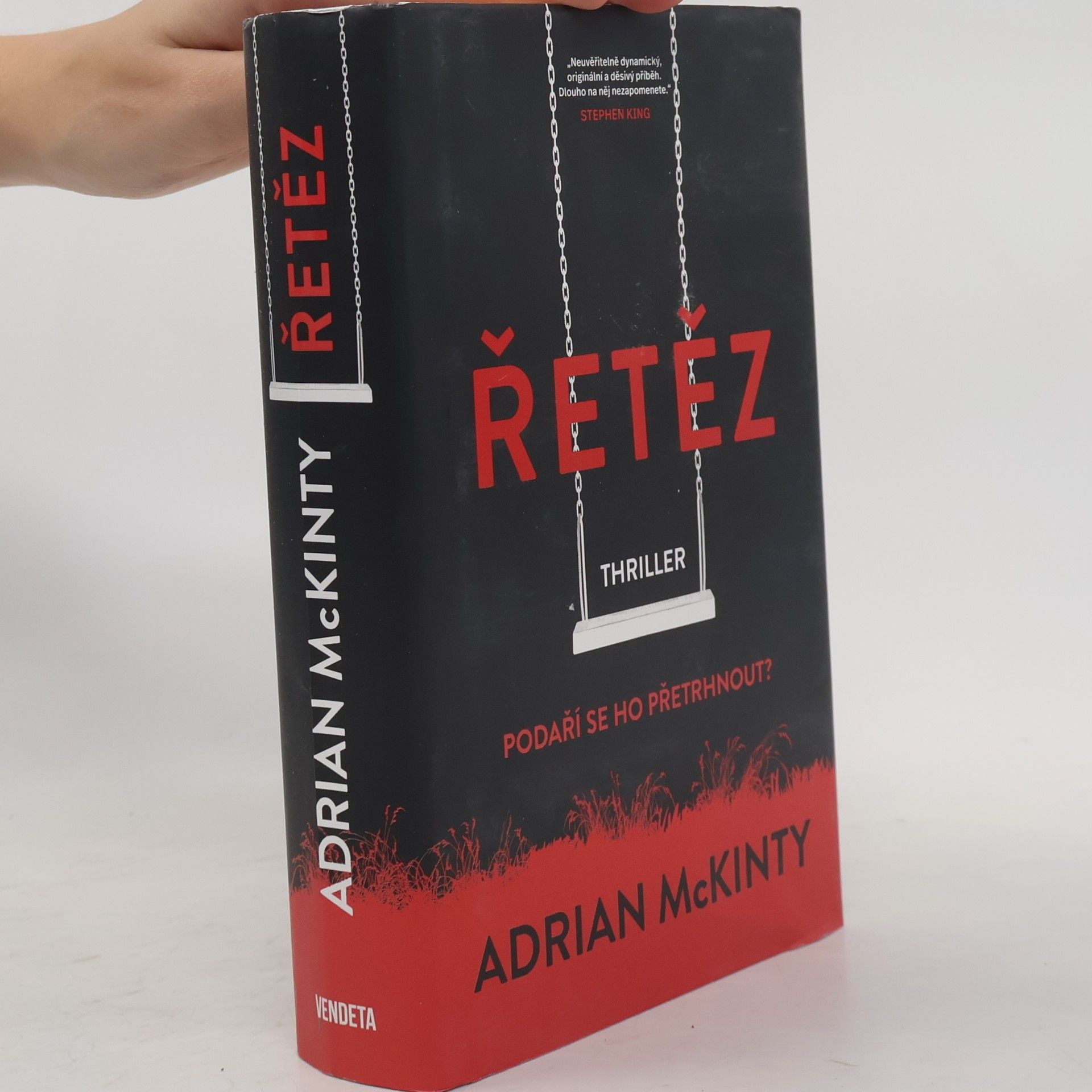 Adrian McKinty Řetěz