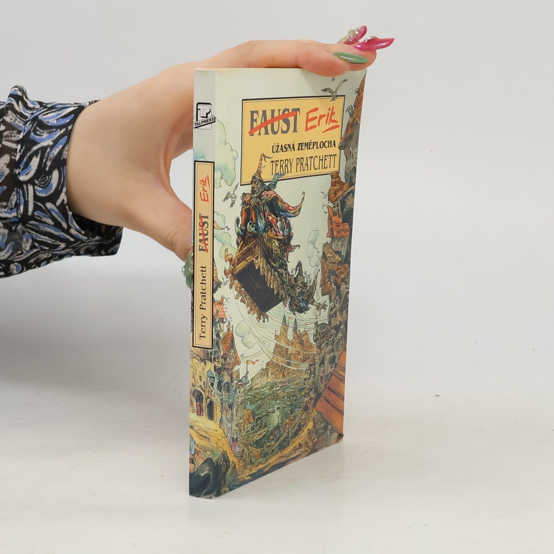 Faust Erik: Úžasná Zeměplocha