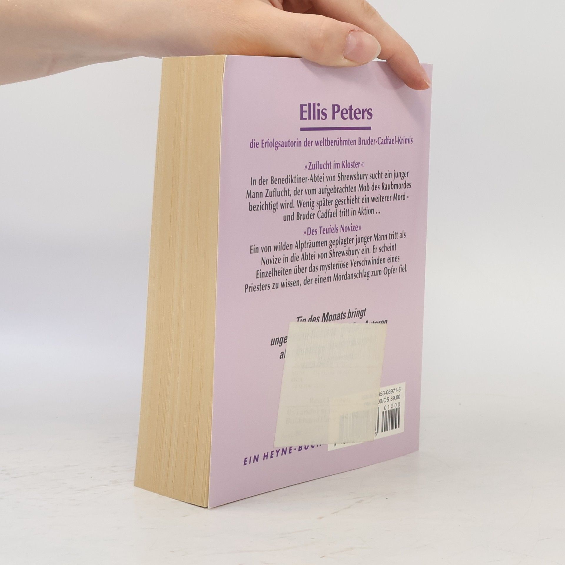 Ellis Peters Cadfael, Mönch und Detektiv