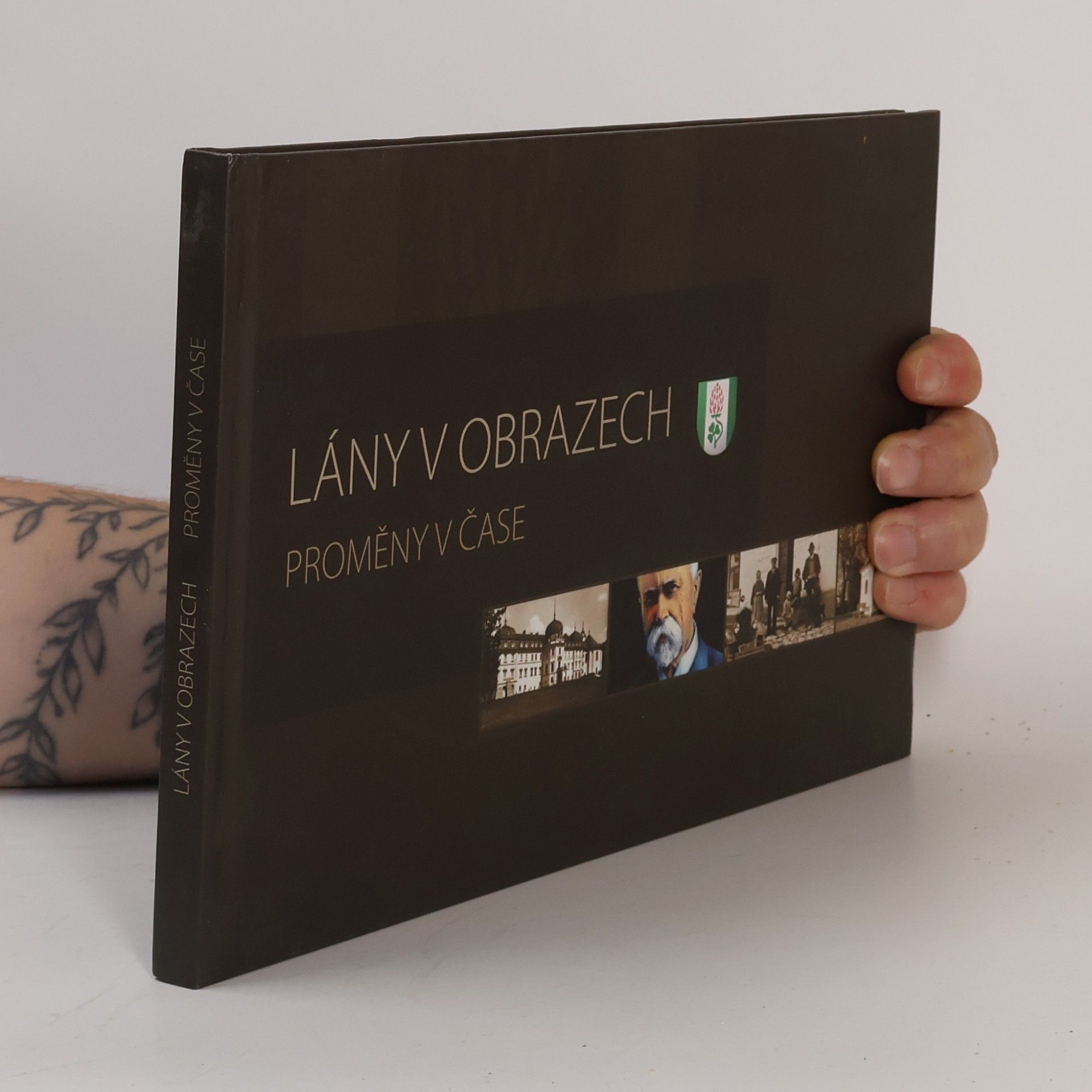 Václav Vodvářka Lány v obrazech. Proměny v čase