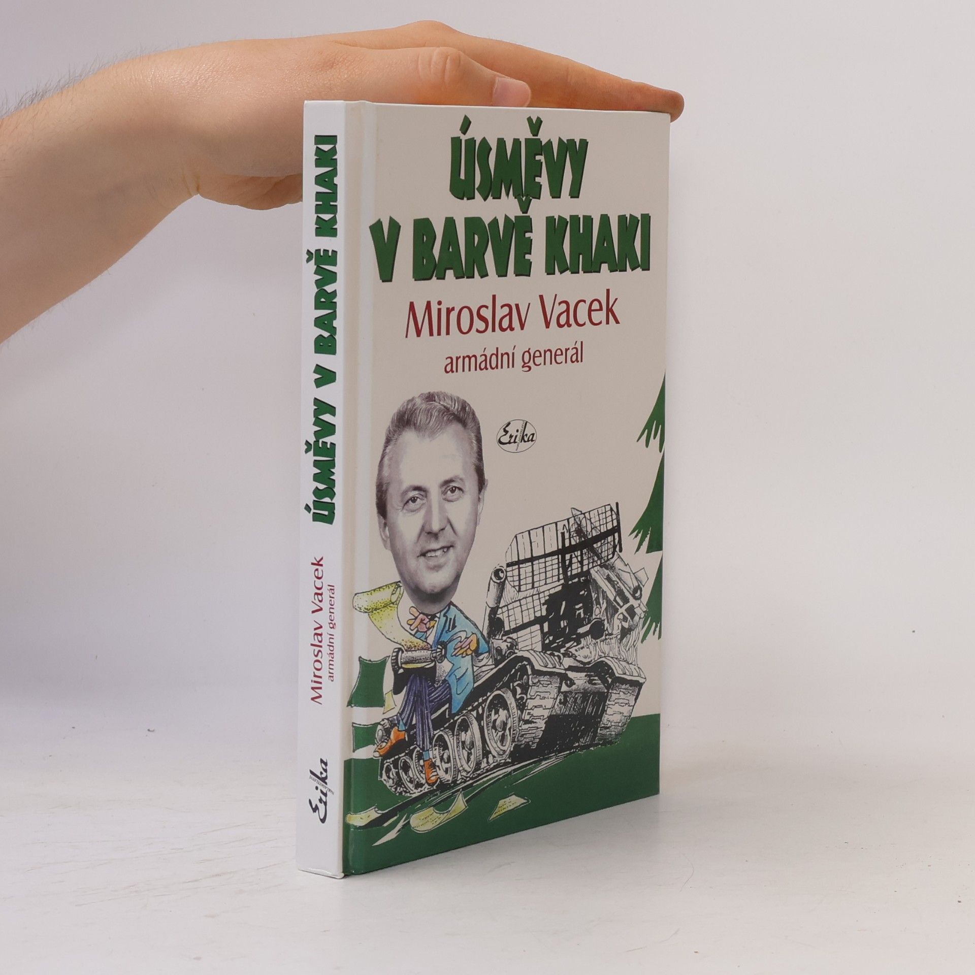Milan Konvalina Úsměvy v barvě khaki