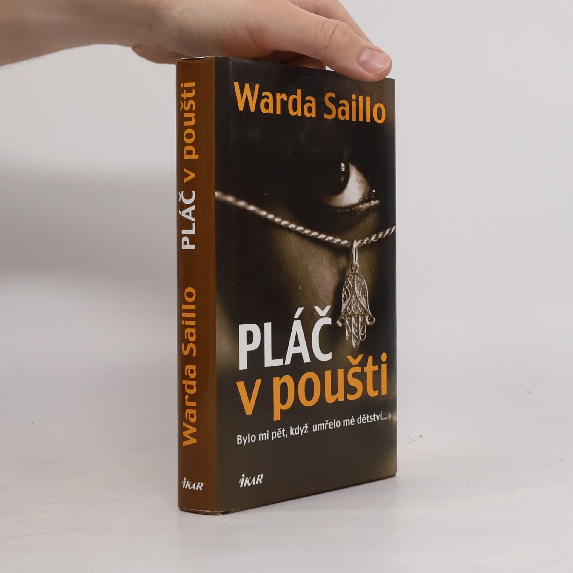 Ouarda Saillo Pláč v poušti